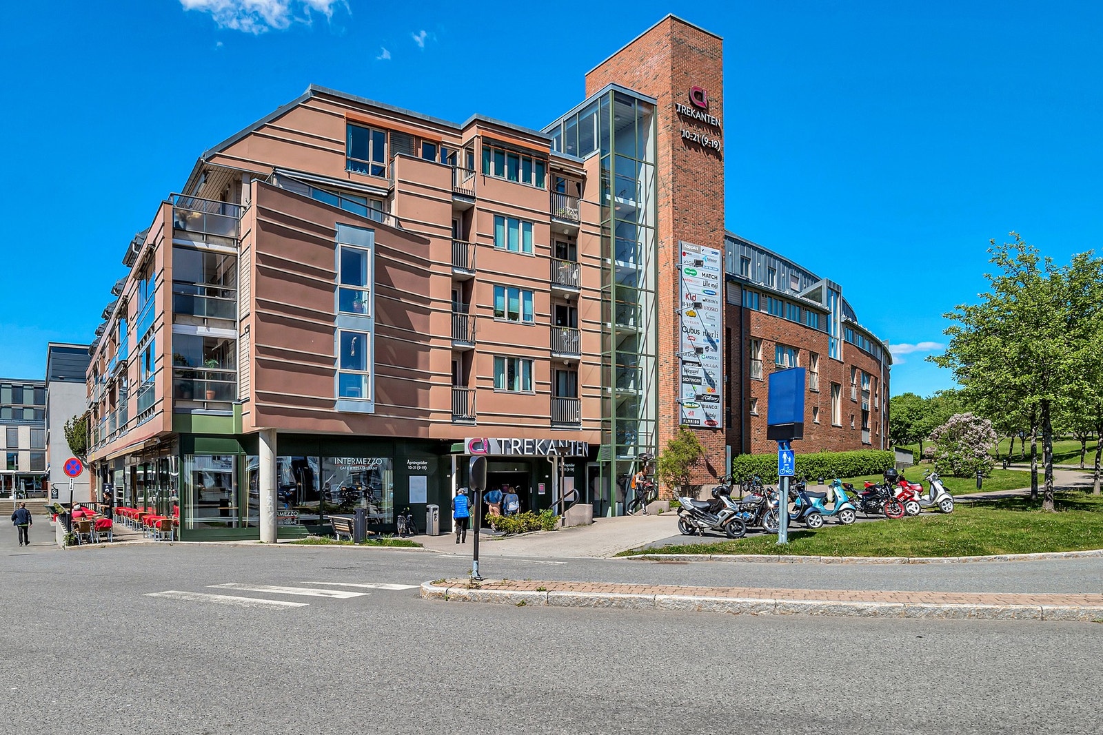 Trekanten huser butikker og servicetilbud for alle og enhver Galleribilde
