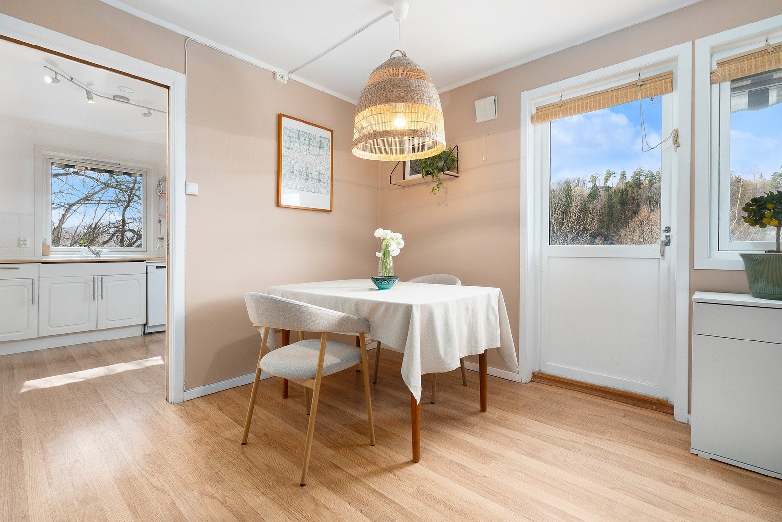 Her er det hyggelig å samle familie og gode venner rundt bordet. Galleribilde