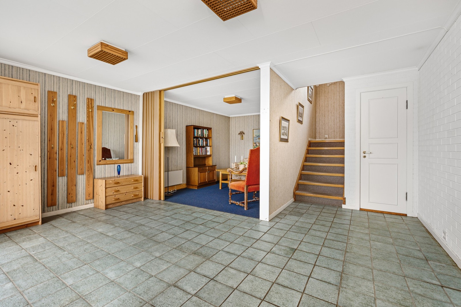 Hallen er utvidet med en oppholdssone innerst Galleribilde