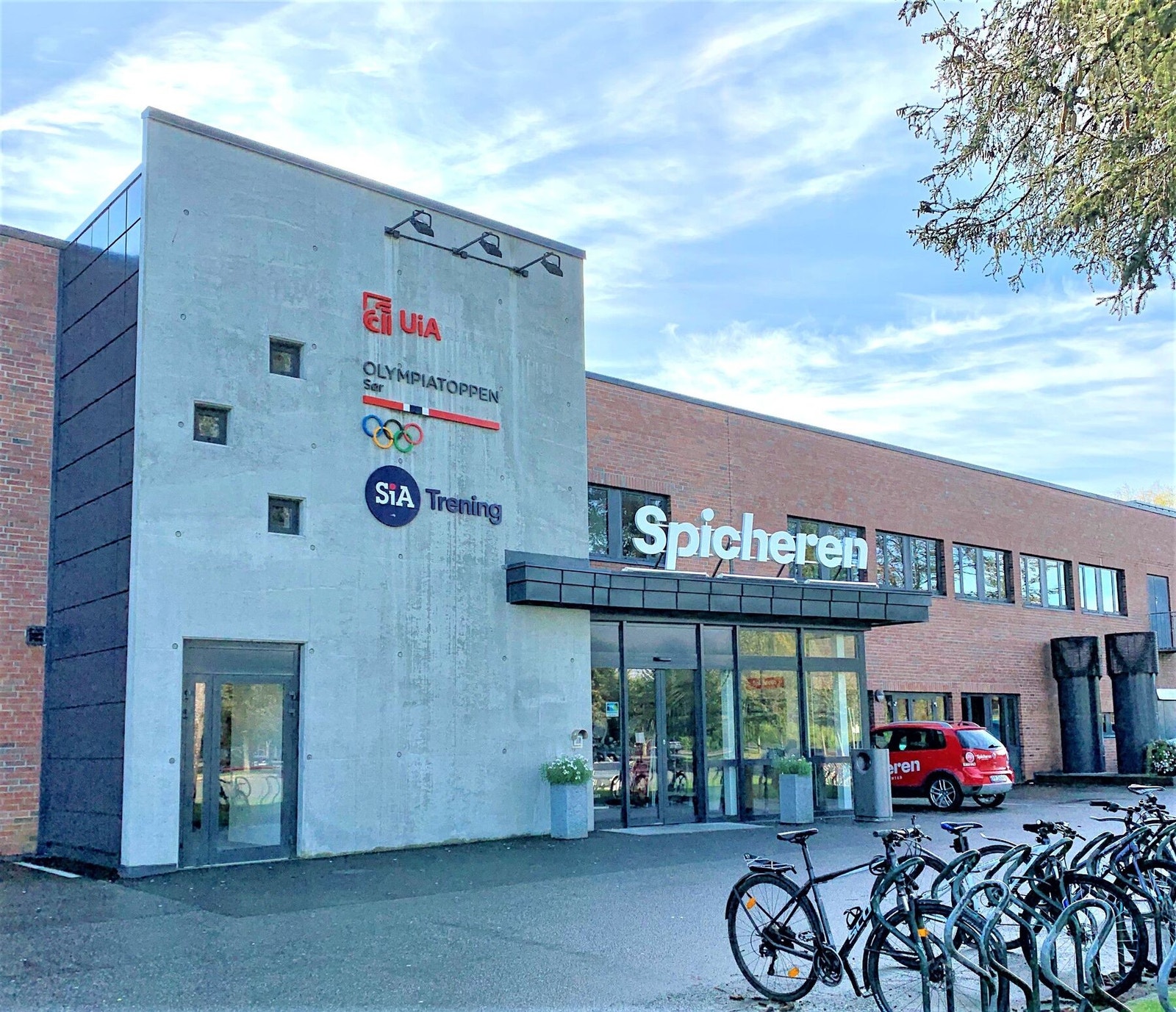 Like ved Uia og KKG ligger populære Spicheren treningssenter med basseng og treningsstudio Galleribilde