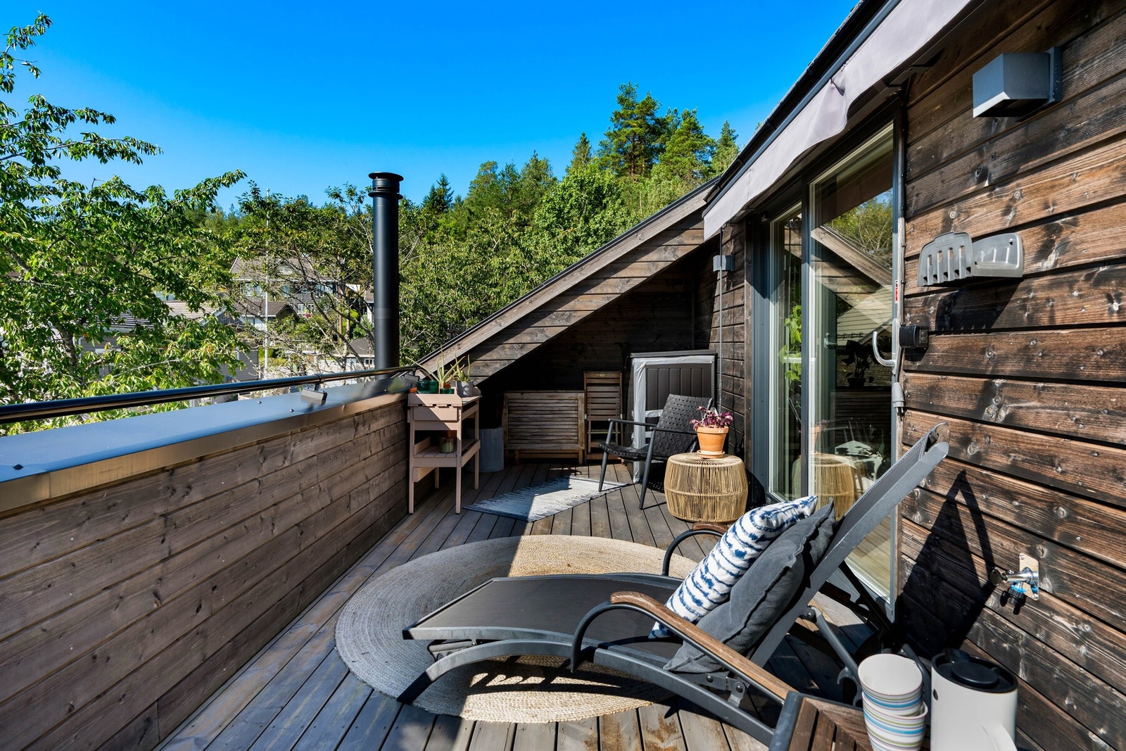 Uteområdet er enkelt å møblere. Galleribilde