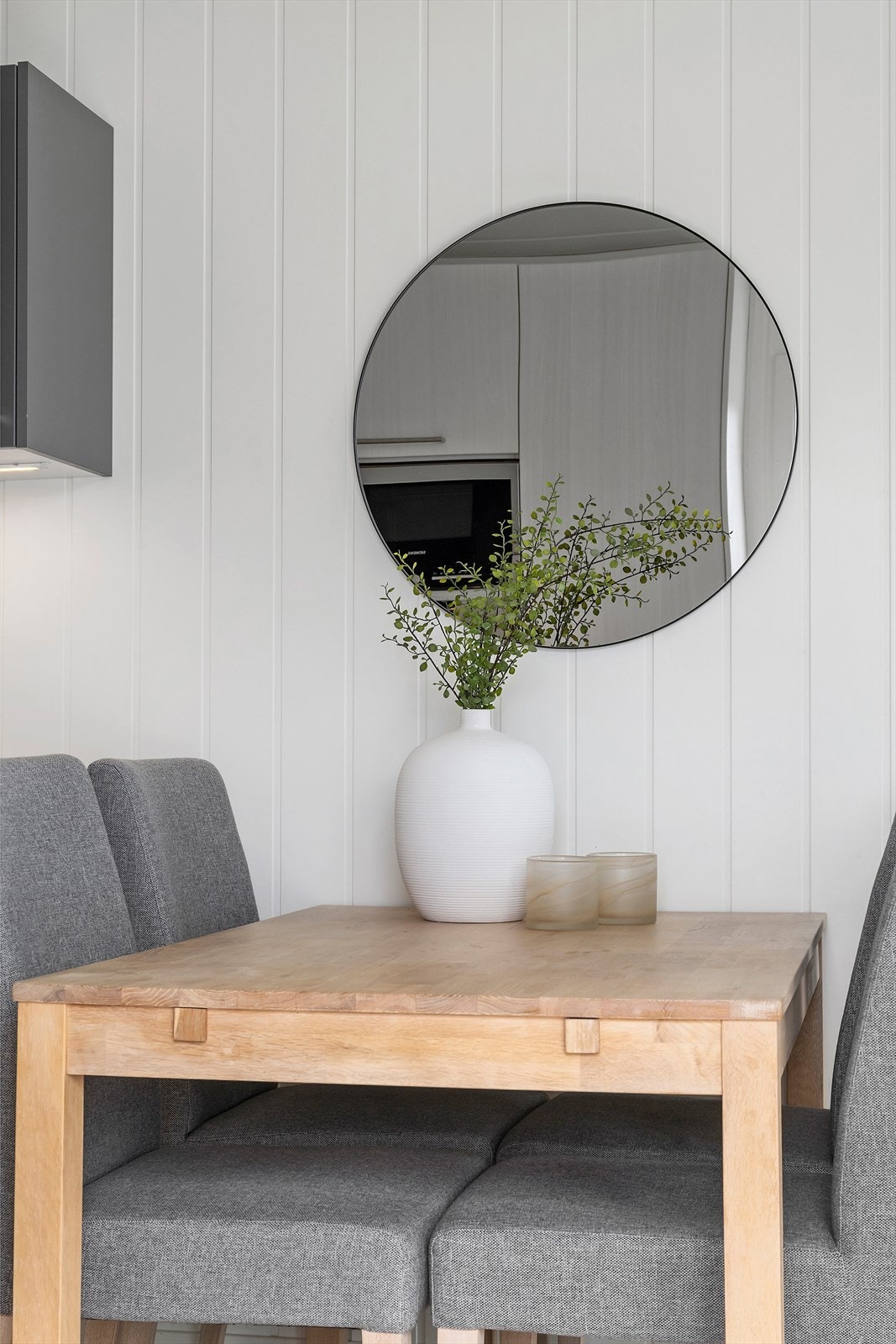 I tilknyting til kjøkkenet er det god plass til spisebord. Galleribilde
