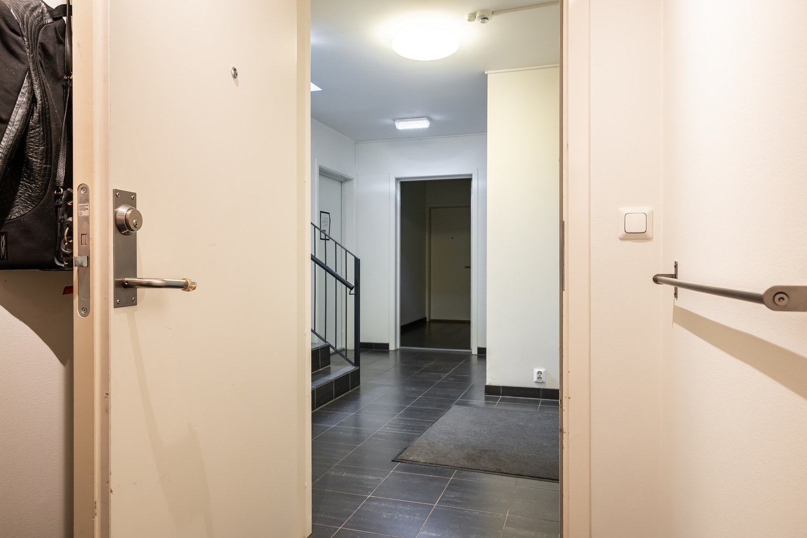 Entré i kjeller. Galleribilde
