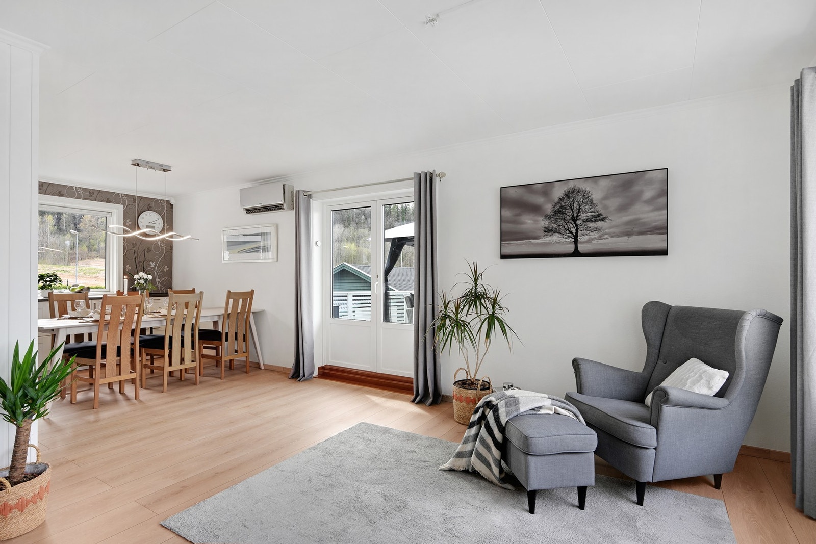 God plass til både sofagruppe og spisebord Galleribilde
