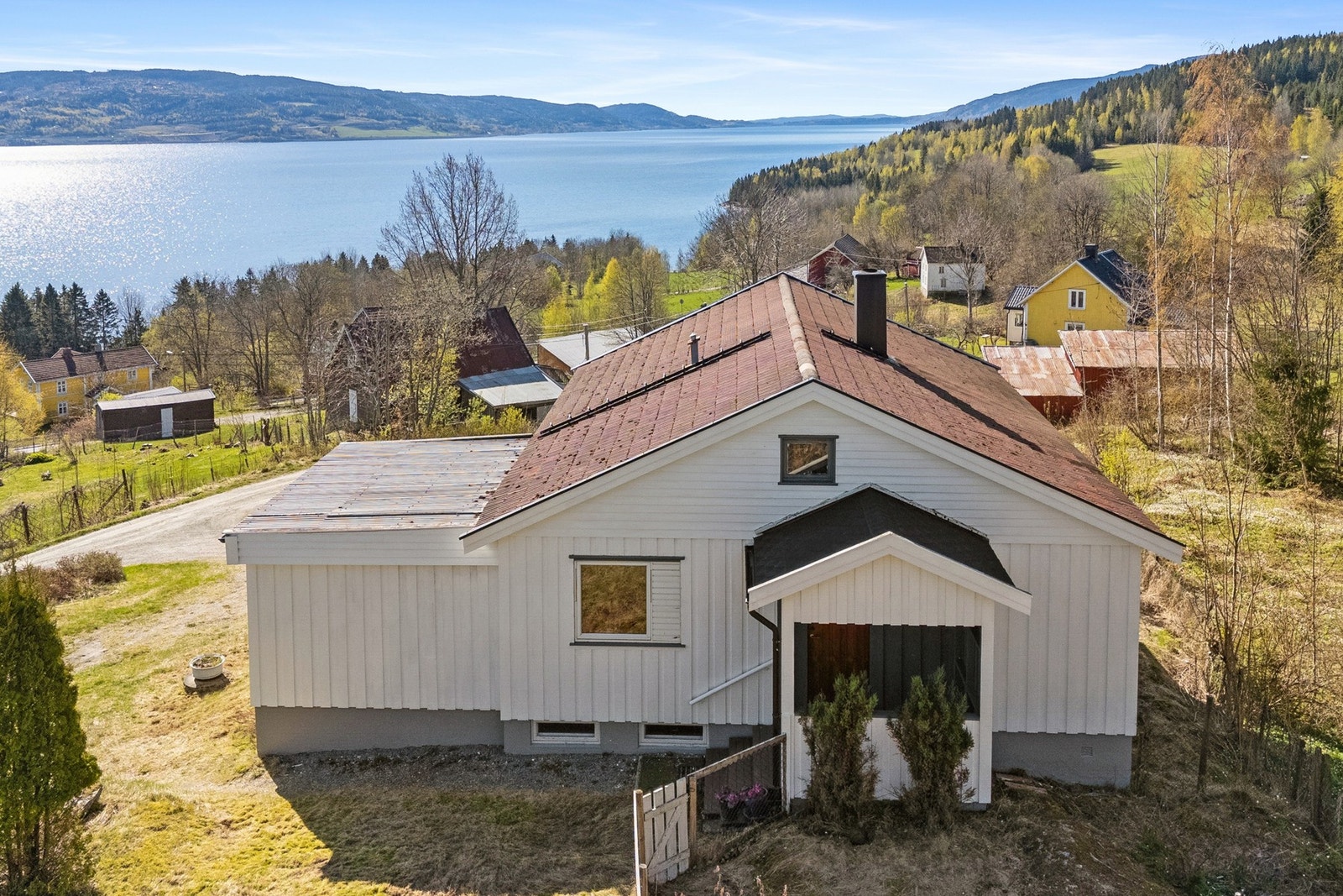 EIE Råholt / Jessheim v/Roksana Risberg har gleden av å presentere Stubberudvegen 12! Fotografert av EFKT V/Jonas Hasselgren. Galleribilde