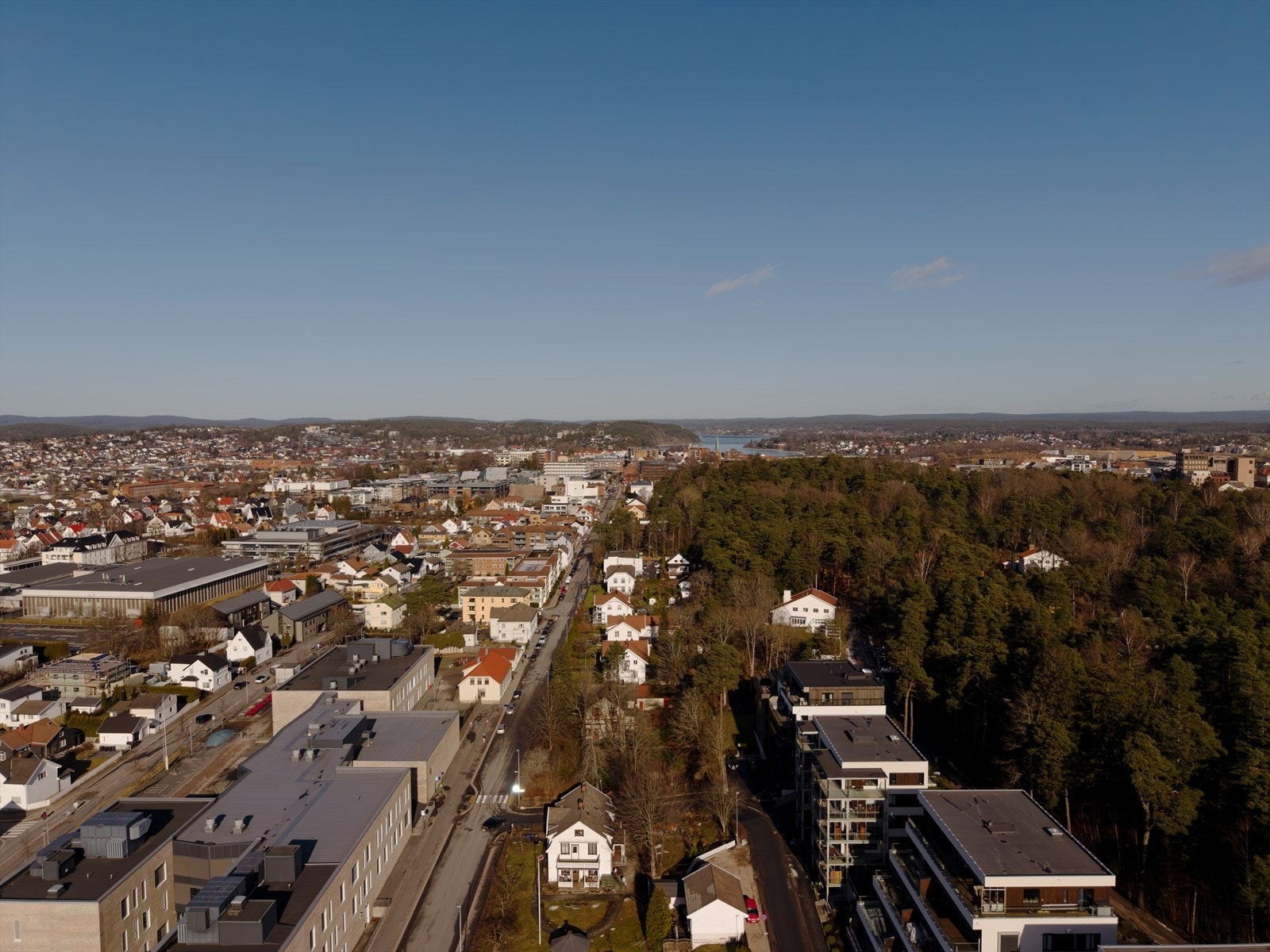 Plasseringen kort vei til både by og landskap. Galleribilde
