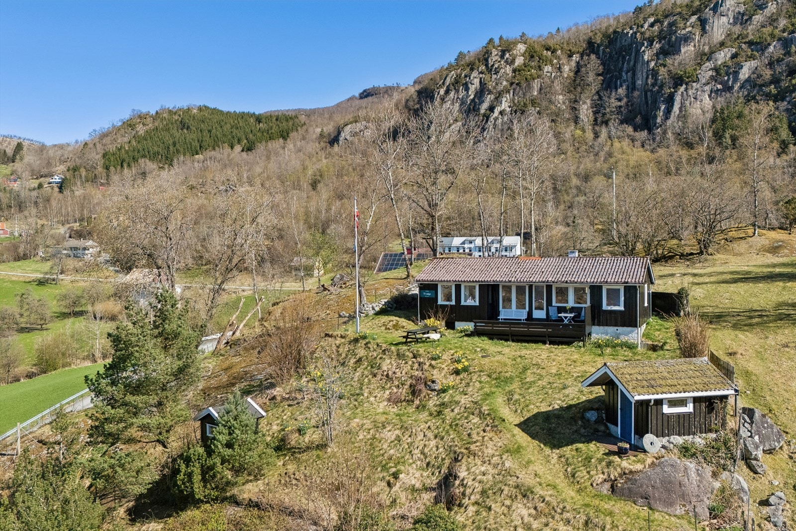 Skiftun 20 presenteres av DNB Eiendom v/Øyvind Ådneram - En sjarmerende hytte med flott utsikt Galleribilde