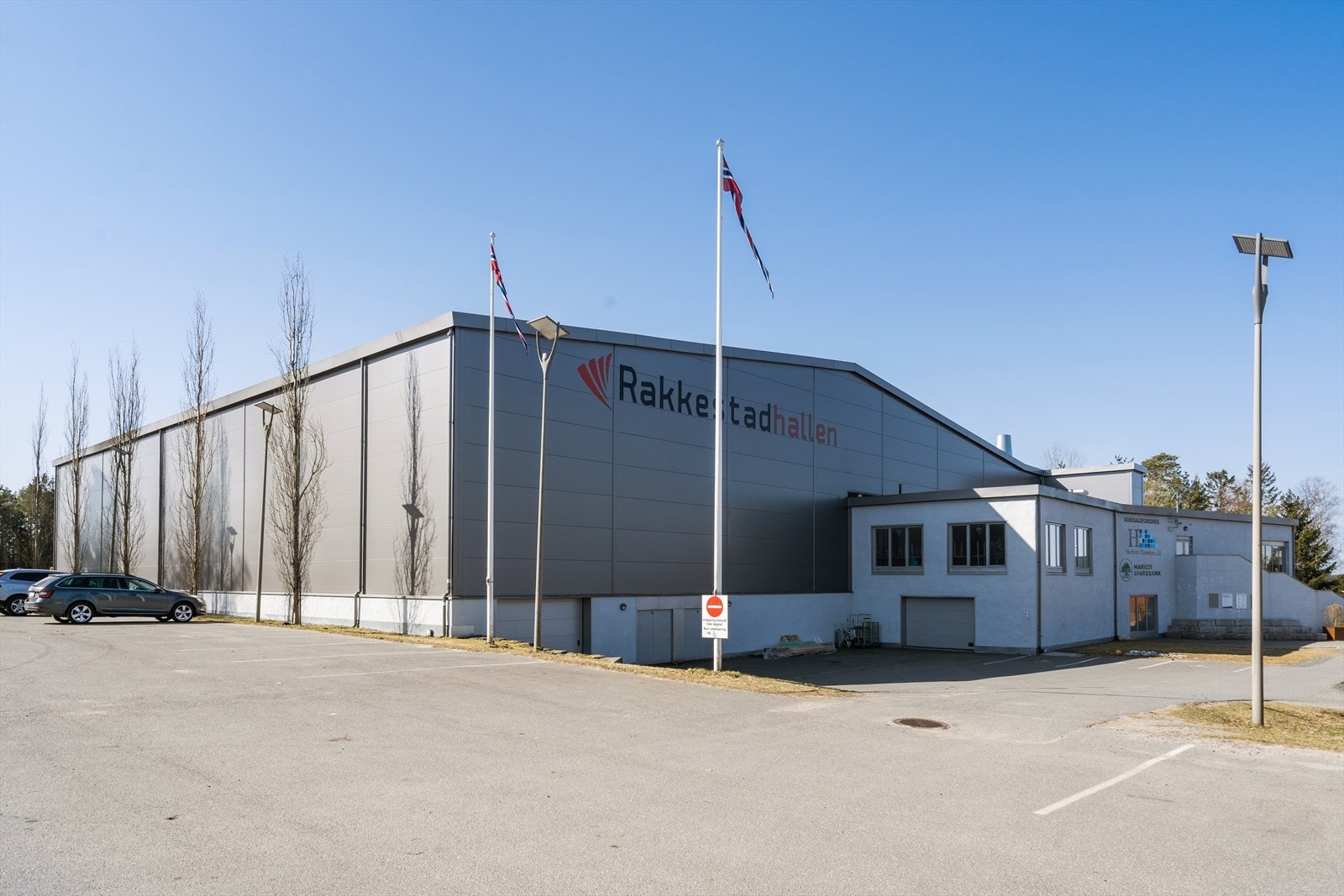 Rakkestadhallen er en fin flerbrukshall som benyttes av skoler og idrettslag. Galleribilde