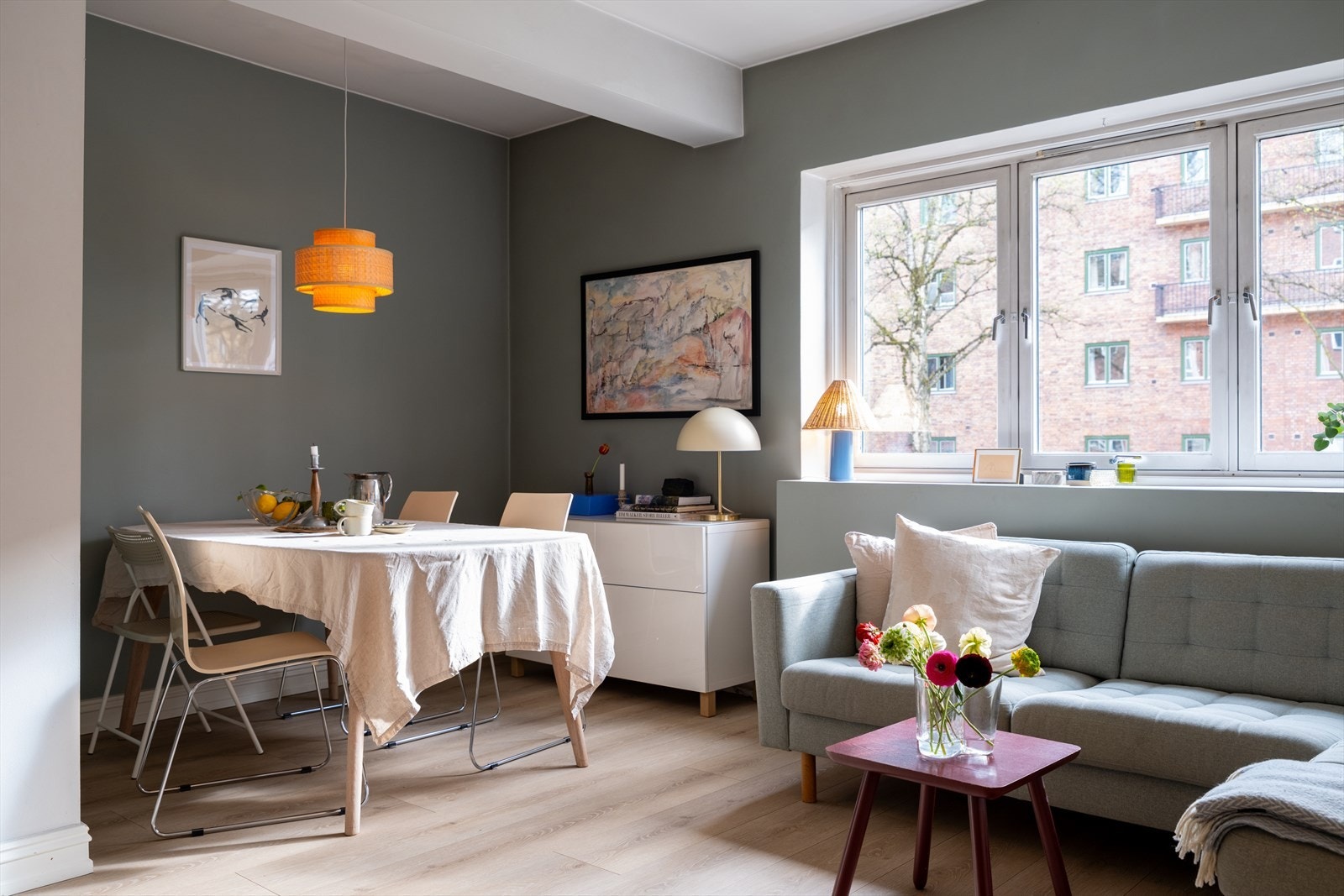 Boligen har en andel fellesformue på kr 55 000,- og andel fellesgjeld på kr 42 000,- Galleribilde