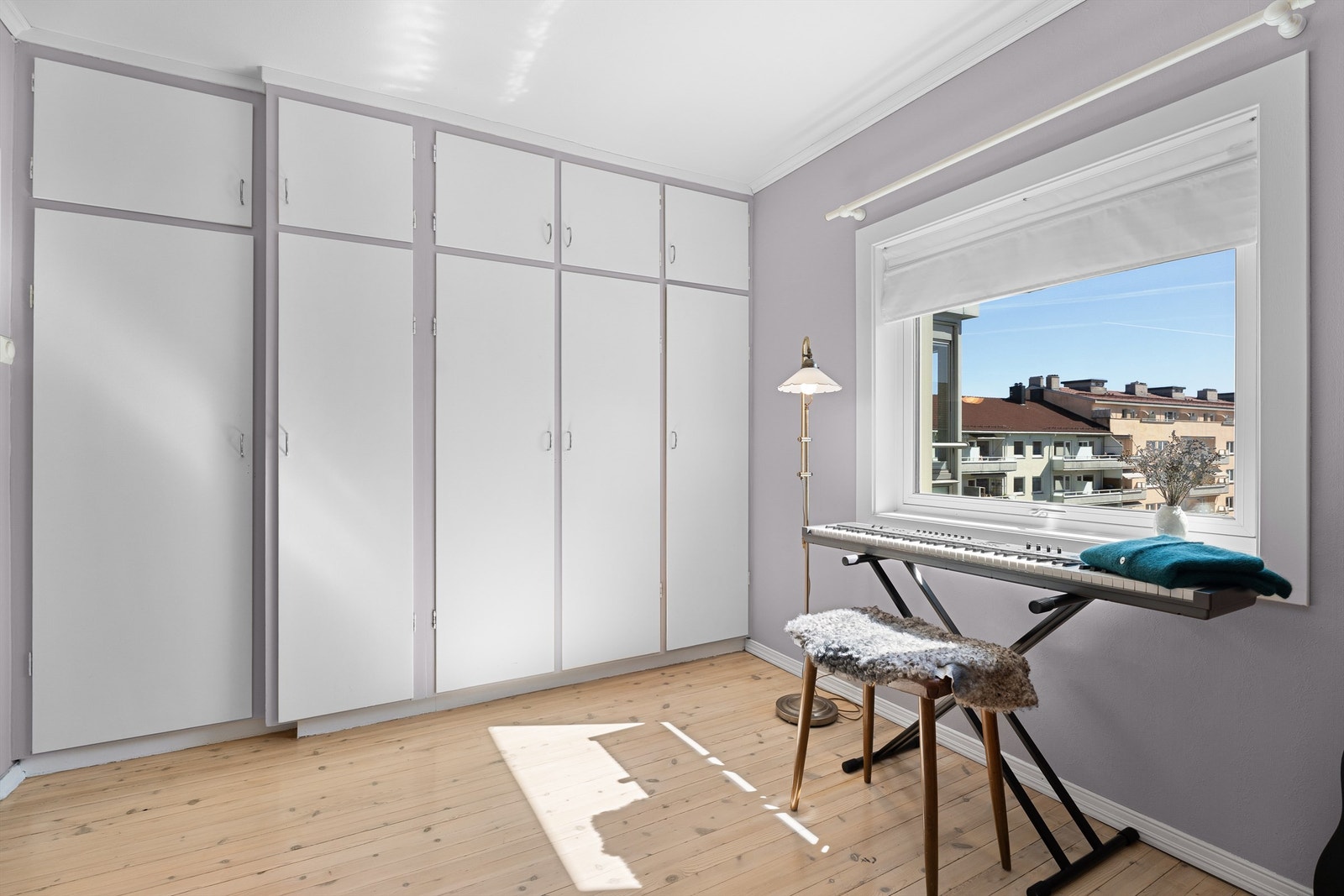 Stor innebygd garderobe Galleribilde