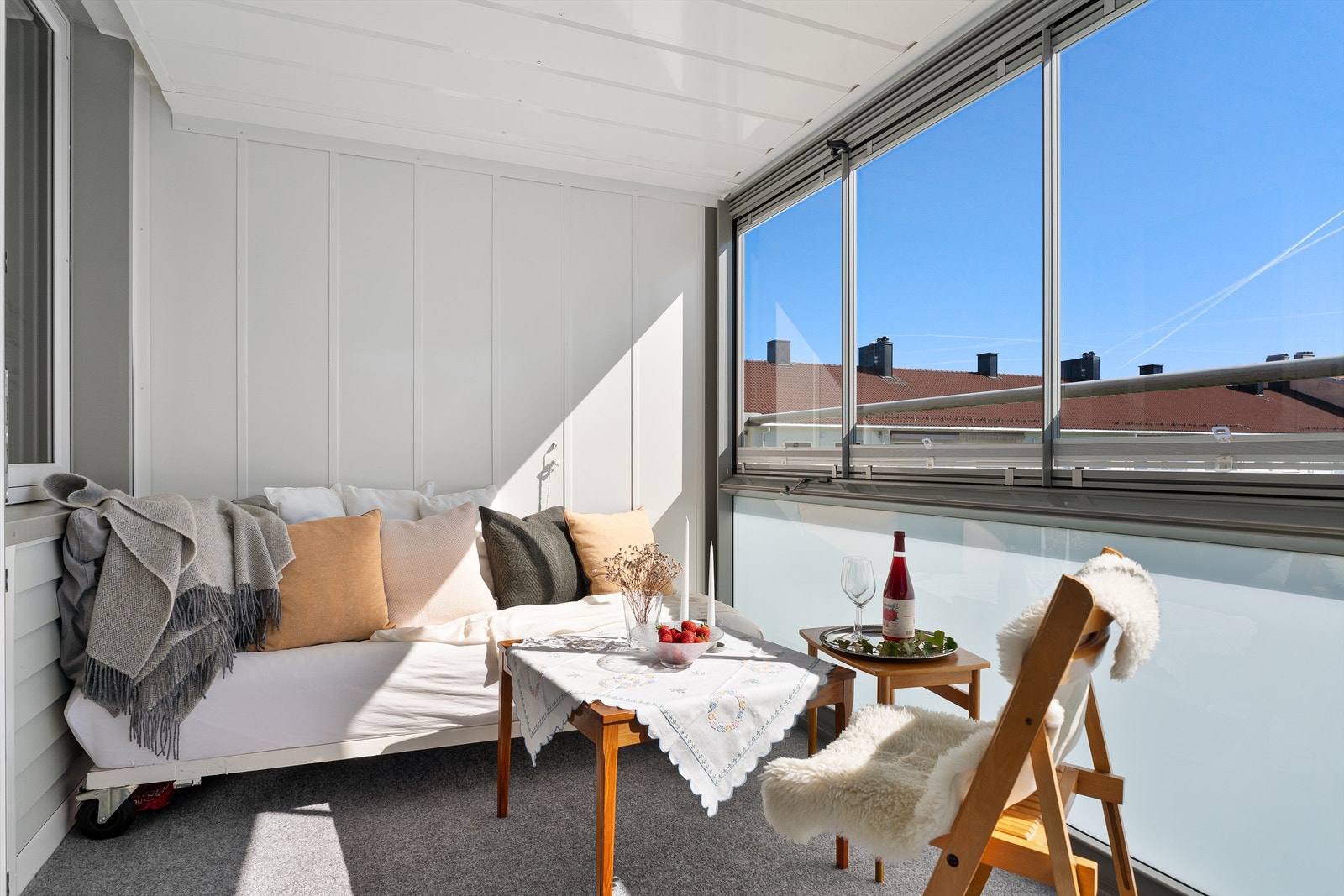 God plass til sittegruppe og grill Galleribilde