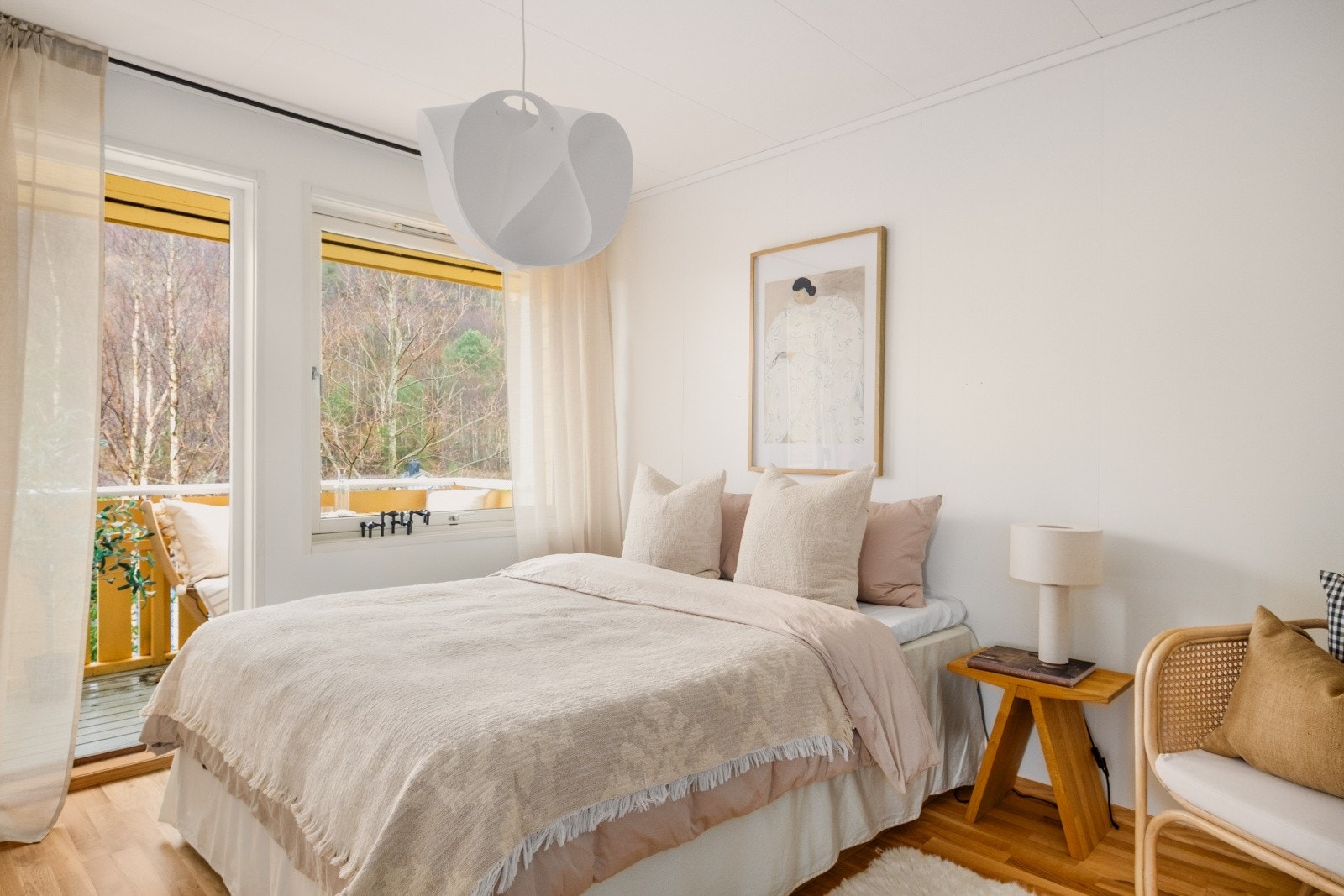 Hovedsoverommet på 11,8 m² har direkte utgang til en privat veranda. Galleribilde