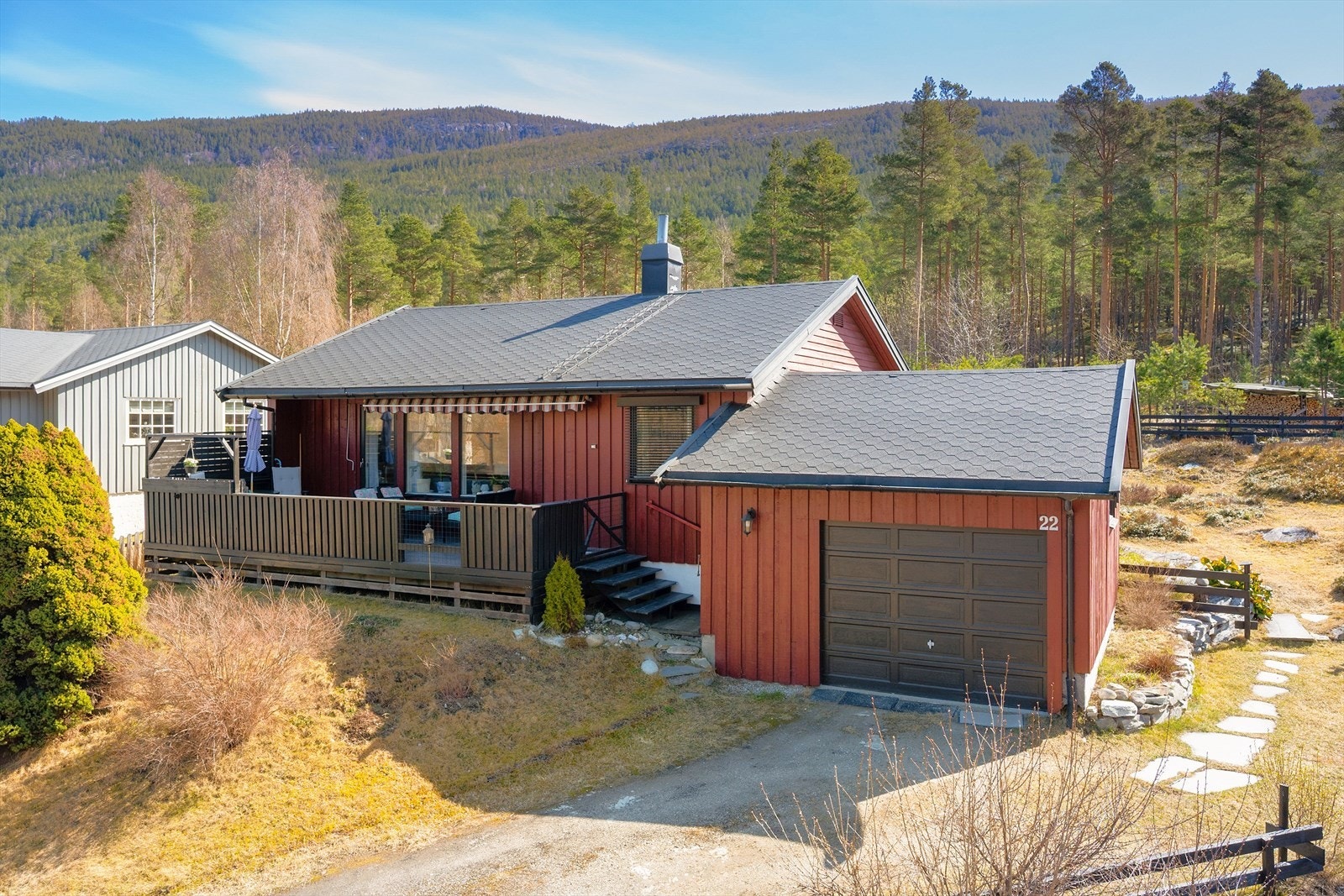 Ormbakkvegen 22 er en hyggelig enebolig fra 1982 med alt på ett plan. Galleribilde