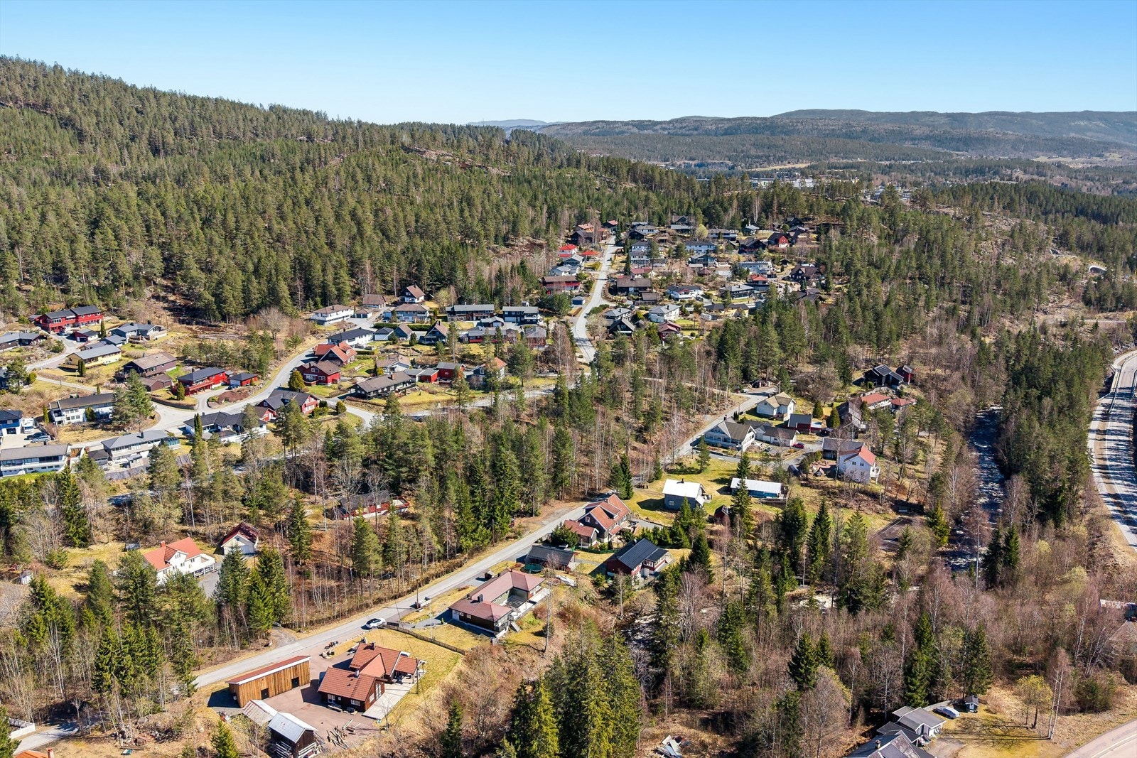 Saggrenda er et rolig og barnevennlig område utenfor Kongsberg, med kort vei til flott natur, badeplass og Sølvgruvene. Galleribilde