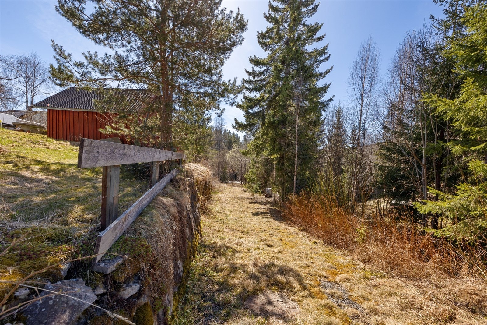 Hagen går ned til Kobberbergselva. Galleribilde