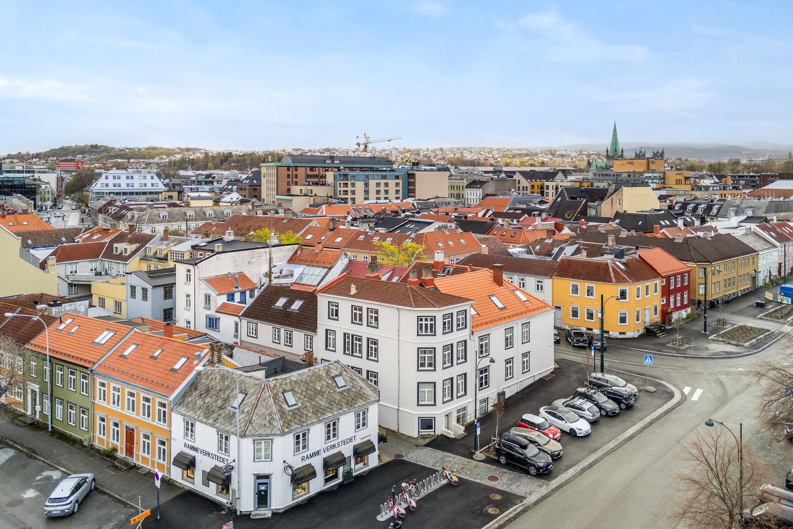 Den består av 21 seksjoner og driftes sunt der sameiet har god økonomi. Galleribilde