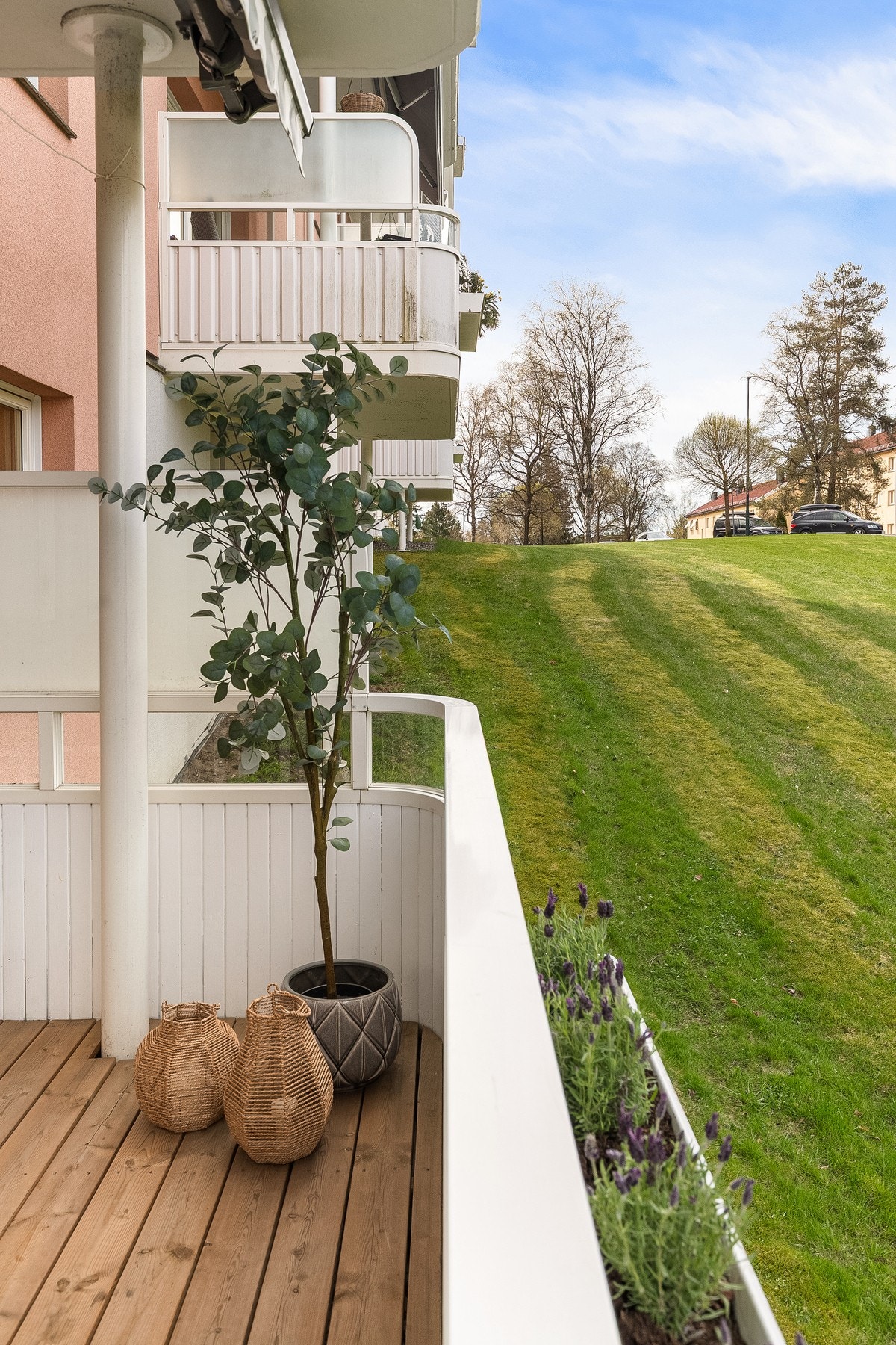 Den gode plassen gir rom for både sittegruppe og beplantning. Galleribilde