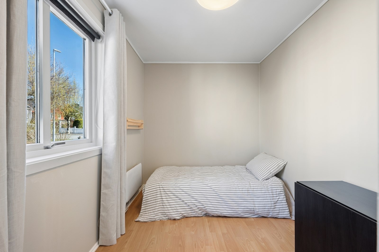 Soverom to passer ypperlig som barnerom, gjesterom eller kontor. Galleribilde