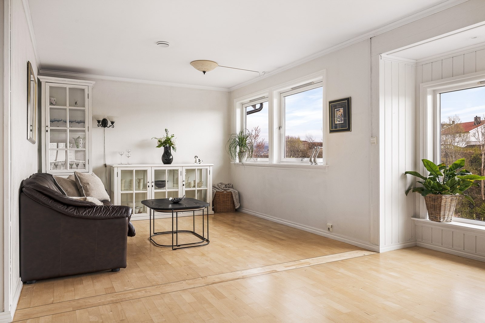 Det er god plass til flere sittegrupper i ulike soner. Galleribilde