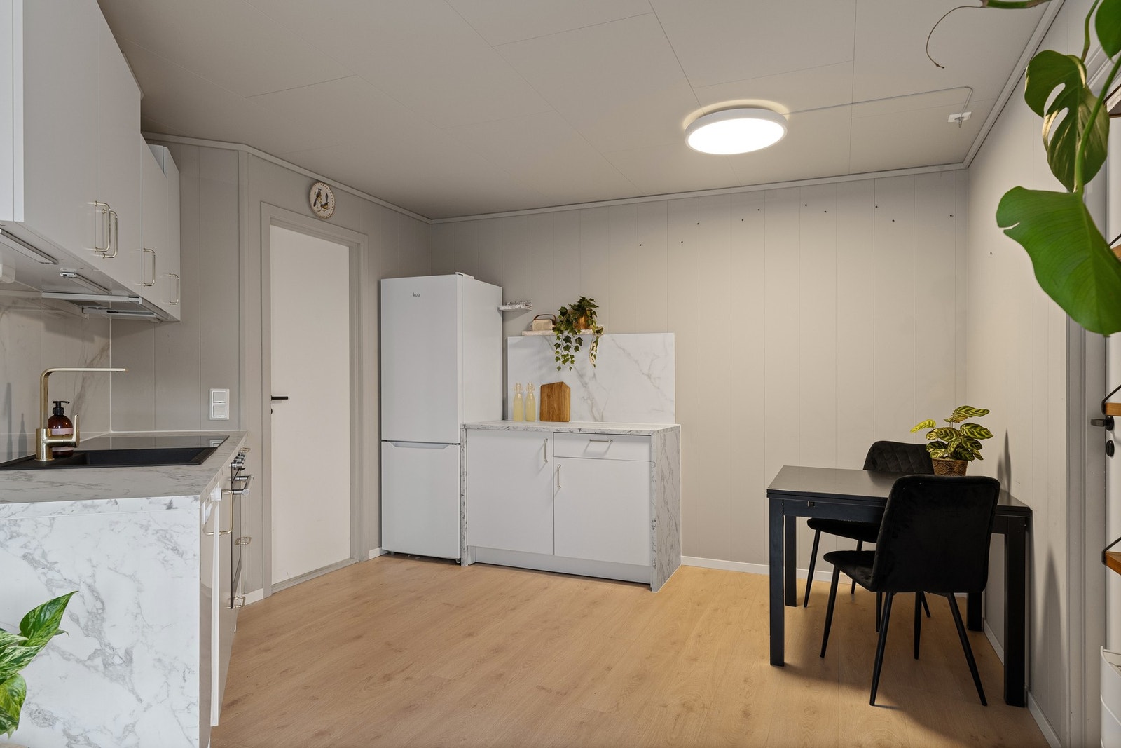 God spiseplass på kjøkkenet Galleribilde