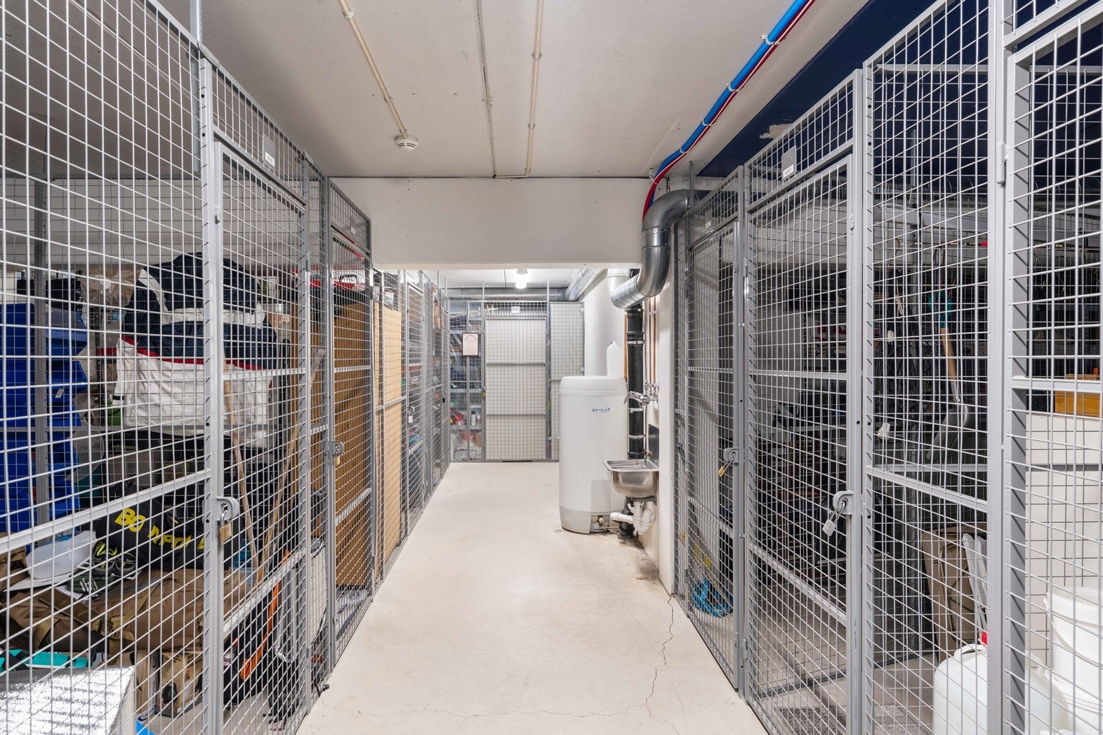 I underetasjen har man en ekstern bod på ca 5 kvm. Galleribilde