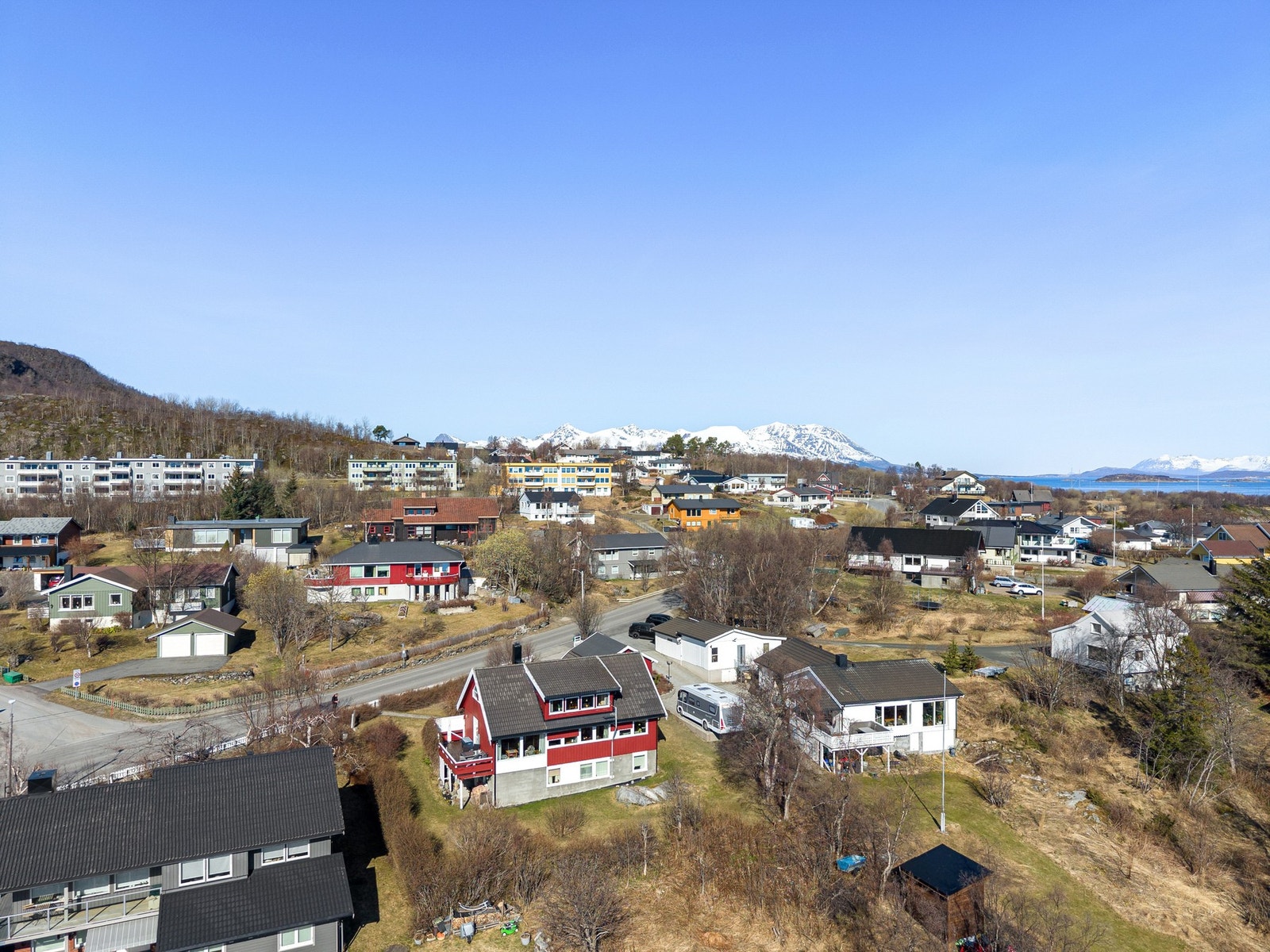 Kort vei til fine turområder med Hestvika, Brurvika og Gangsåstoppen Galleribilde