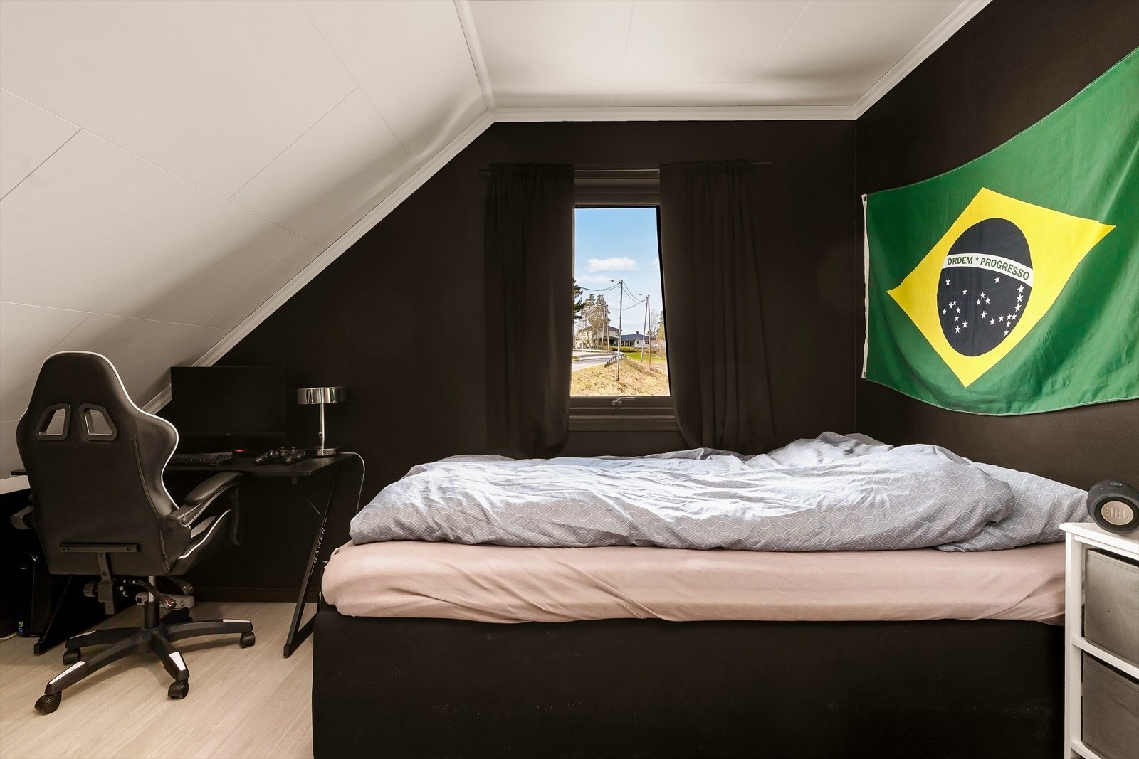 Det tredje soverommet, også med plass til seng og skrivepult. Galleribilde