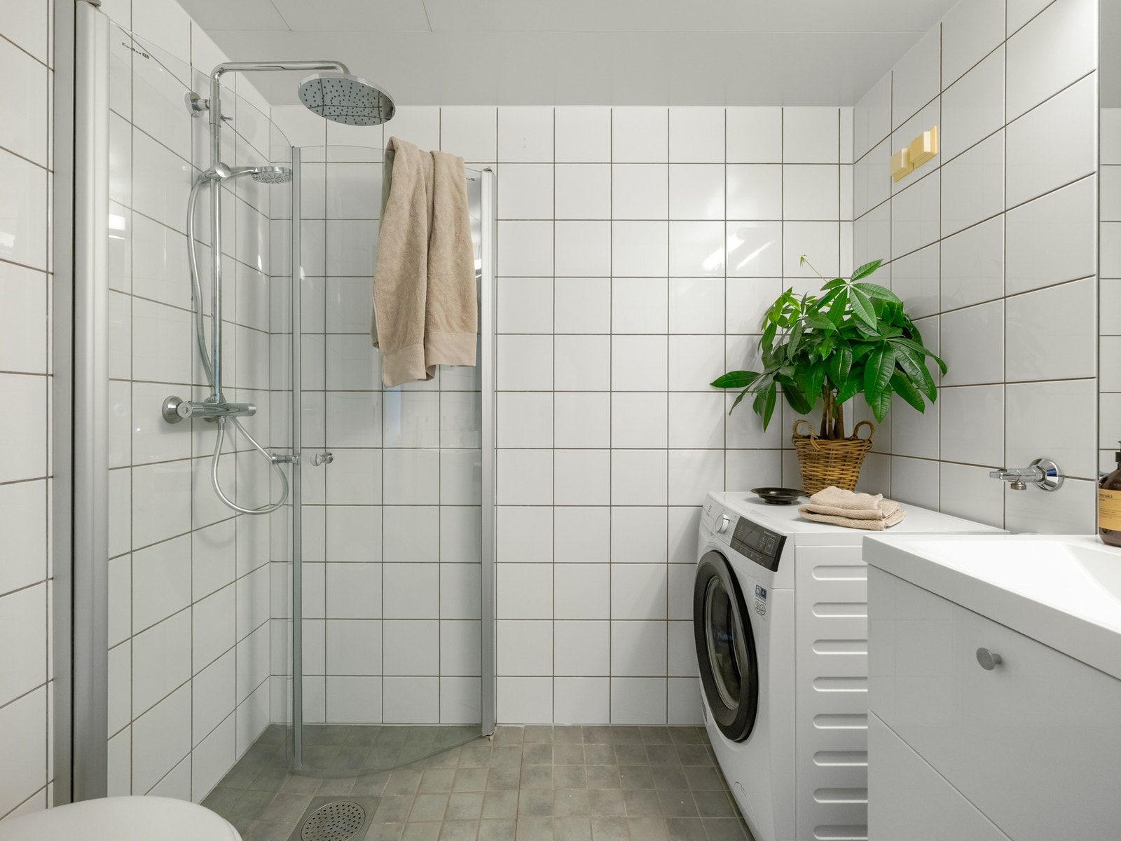 Fra entreen finner vi badet, som var nytt da bygget sto ferdig i 2005. Galleribilde