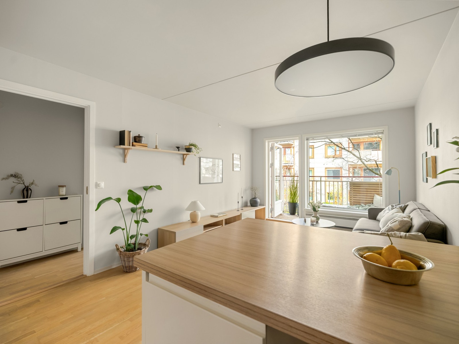 I tillegg gir øya ekstra benkeplass til matlagingen. Galleribilde