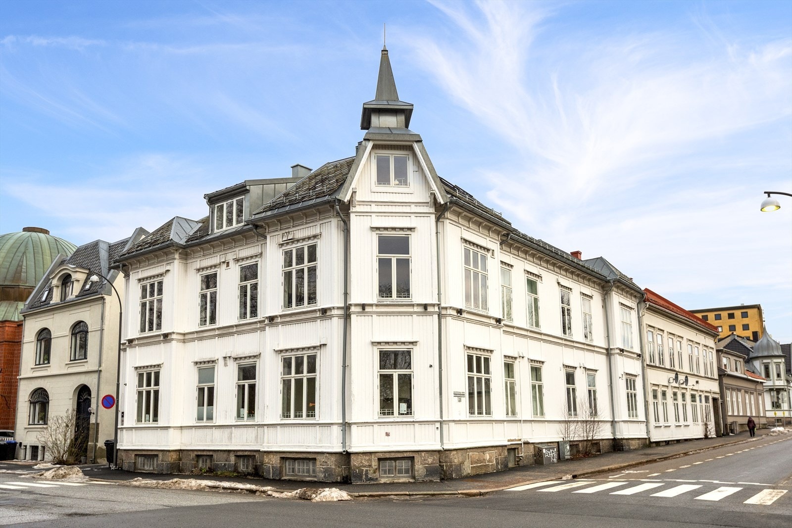 En lys og trivelig selveierleilighet på attraktive Cicignon med sentrumsnær beliggenhet. Galleribilde