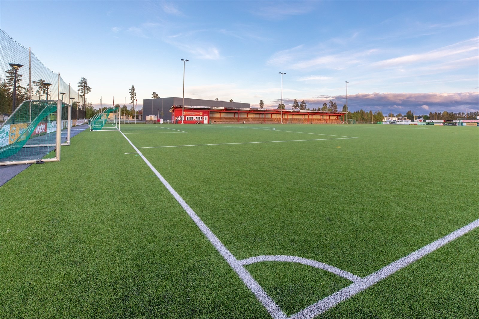 Nordkisa stadion ligger like ved skolen. Galleribilde
