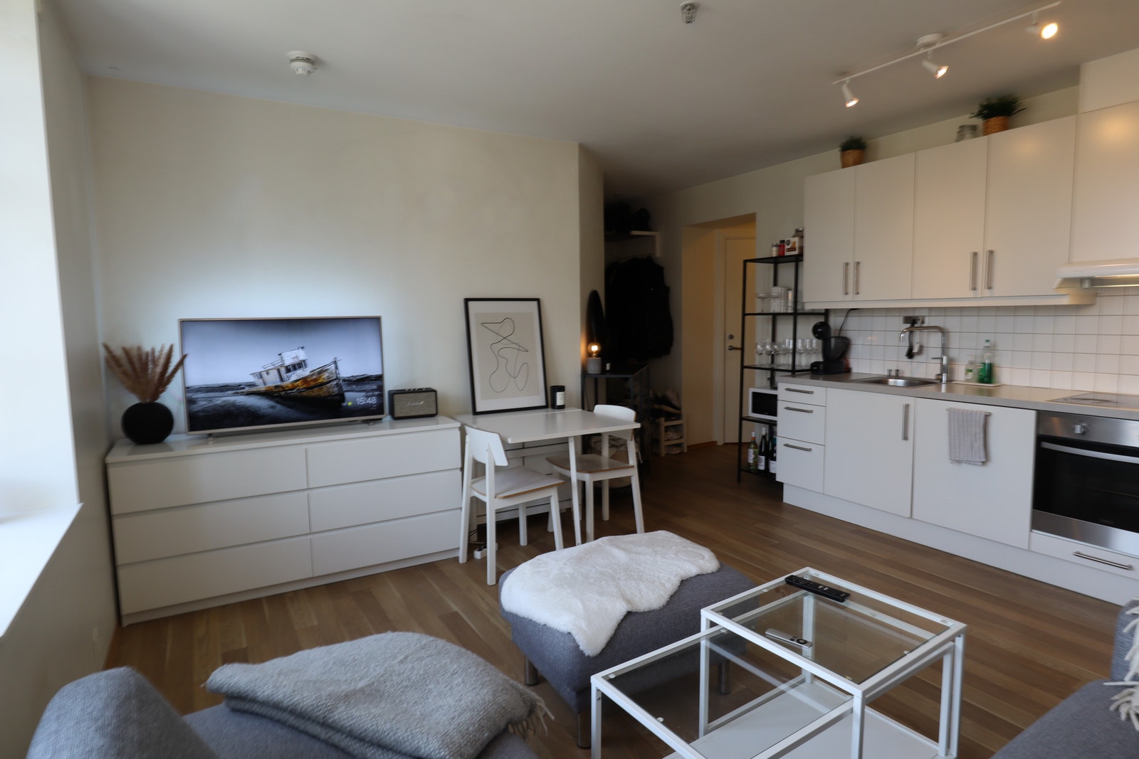 Stue med kjøkken er på ca 23 m² Galleribilde