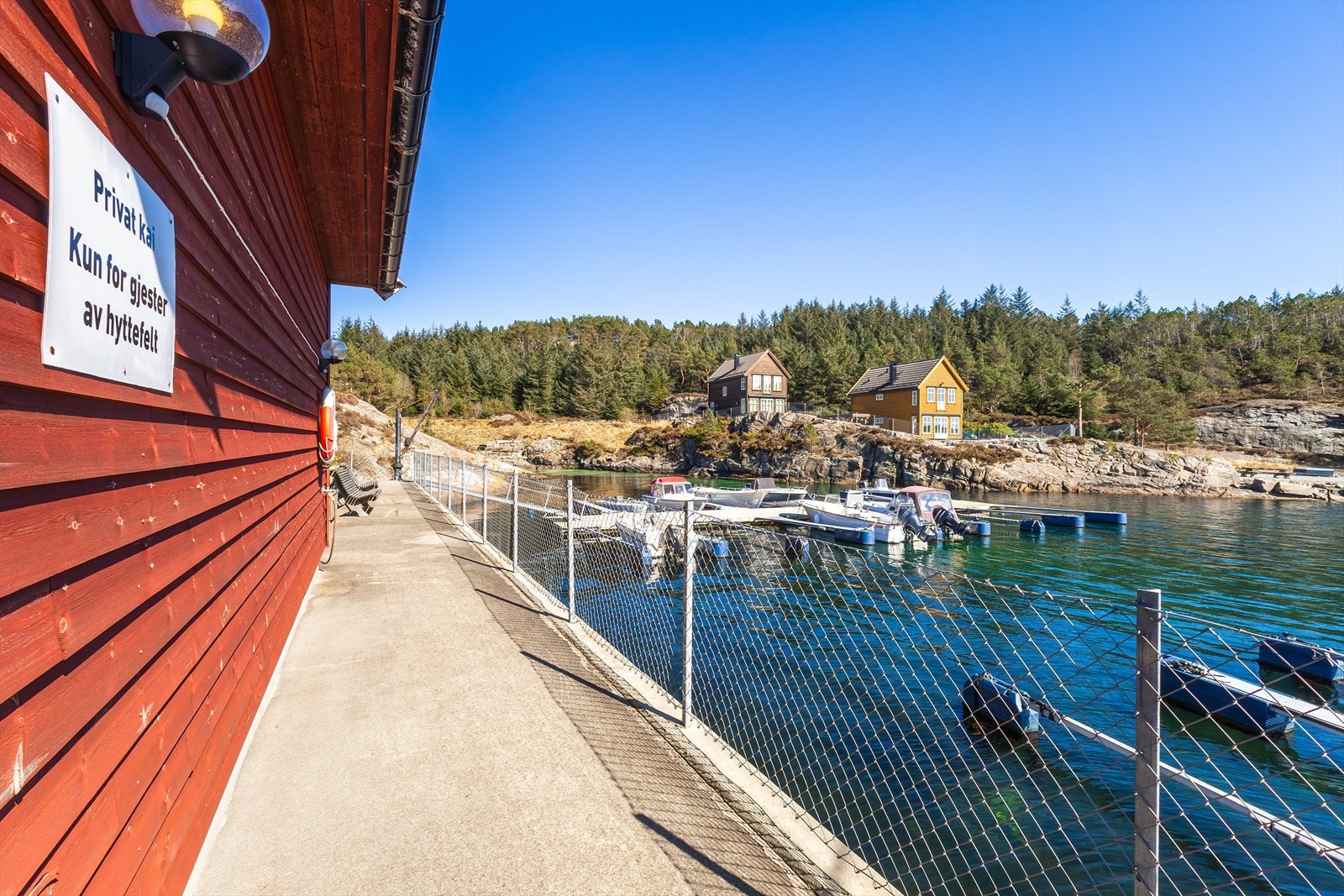 - Med sin nærhet til sjøen må området betegnes som et eldorado for fiske og maritime opplevelser - Galleribilde