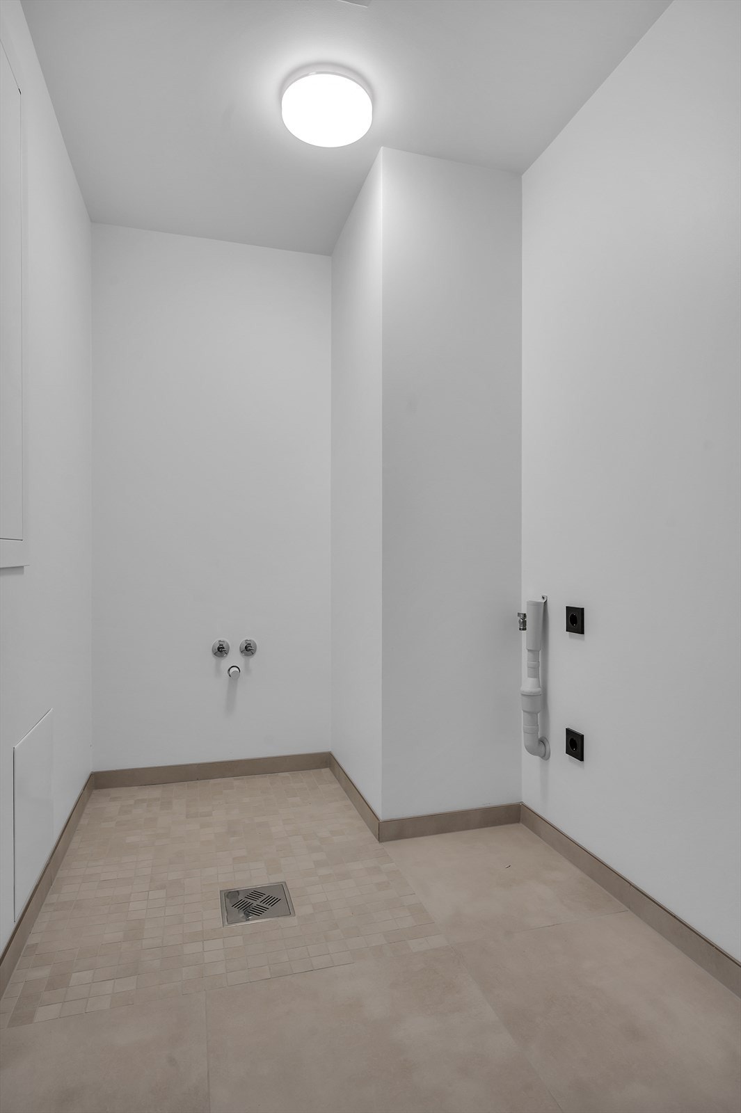 Vaskerom i leiligheten. Det medfølger også 1 bod i kjeller Galleribilde