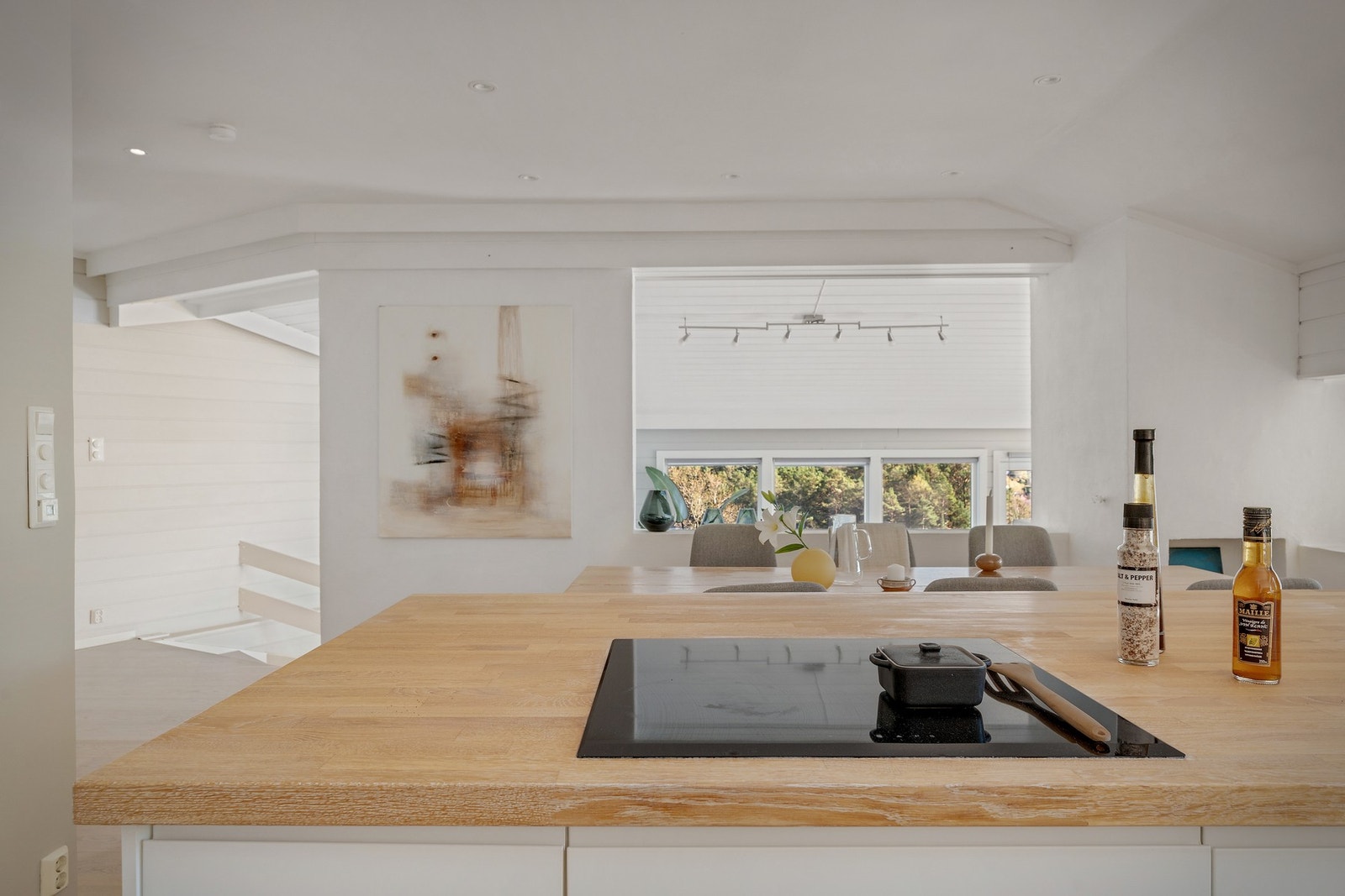 Godt med skap-/benkeplass Galleribilde