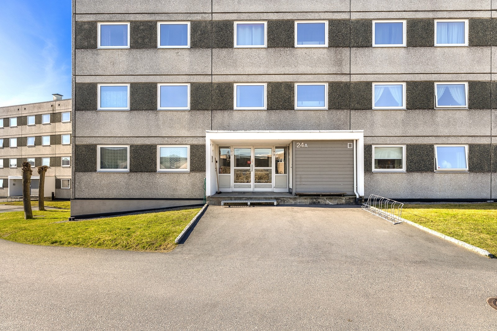 Felles inngang. Galleribilde