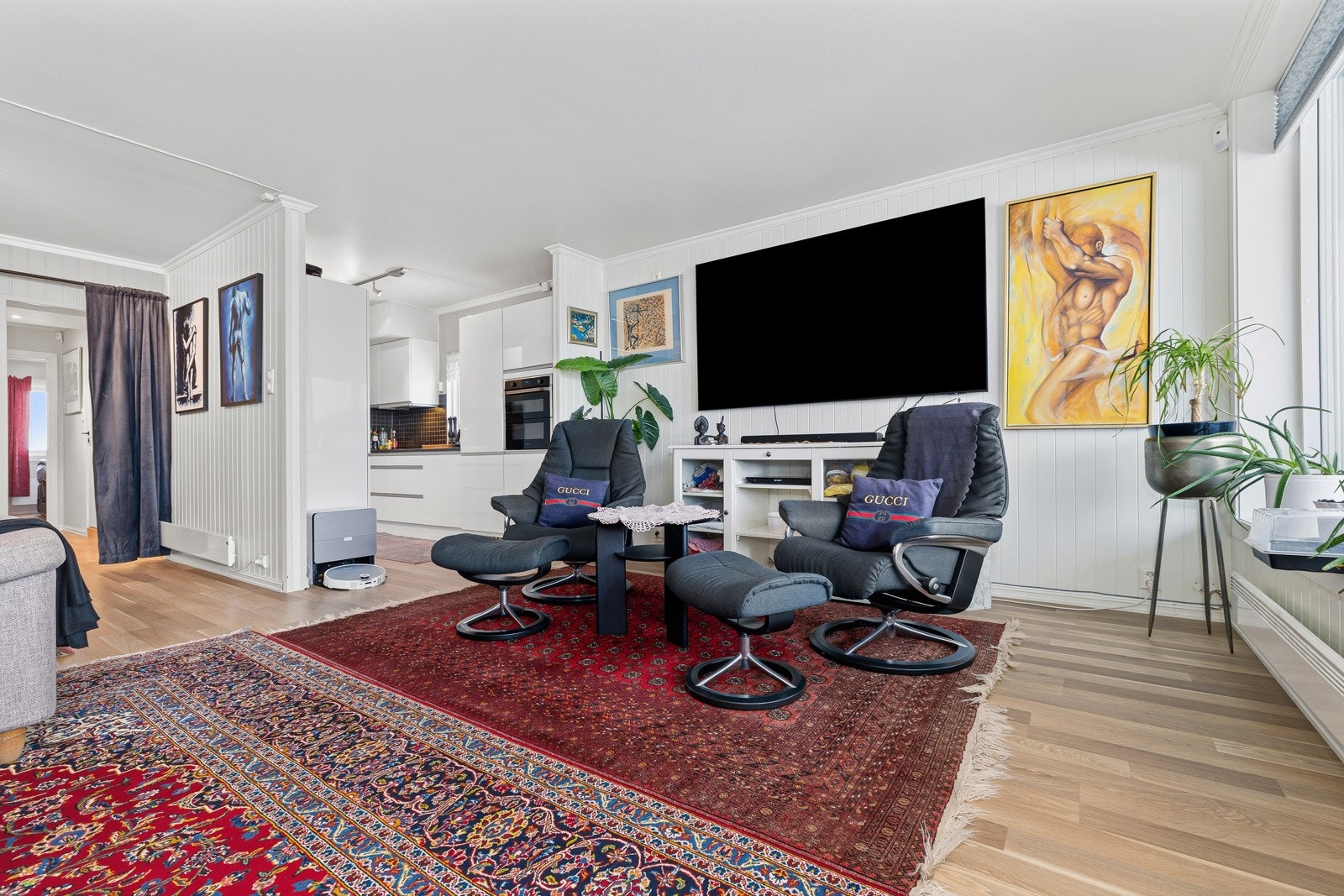 Åpen stue/kjøkkenløsning. Galleribilde