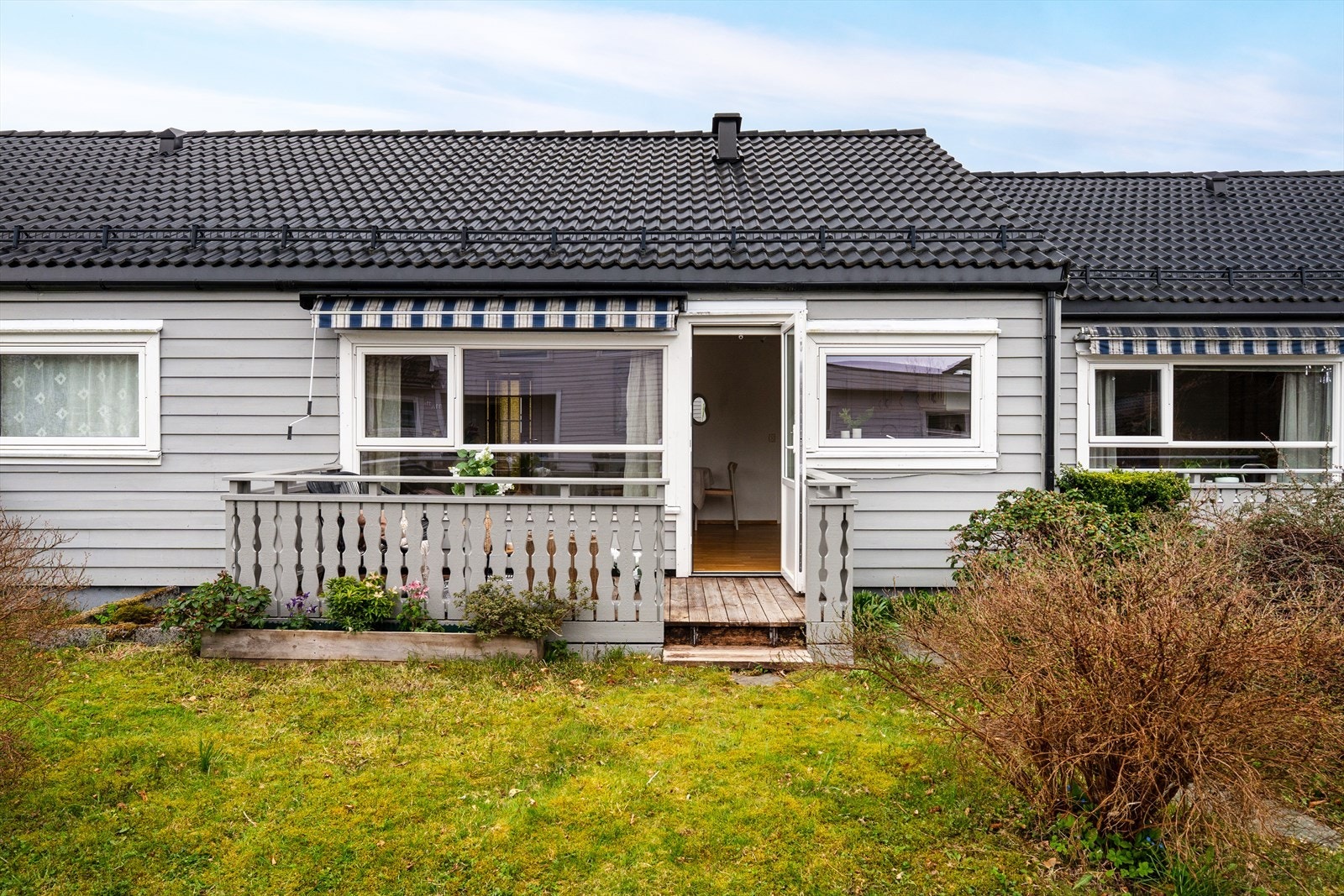 Borettslaget har byttet vinduer og terrassedør i 2019. Taktekking fra 2020. Galleribilde