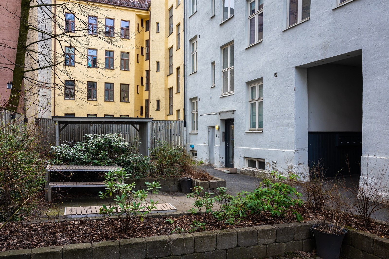 Borettslaget har flotte opparbeidede uteområder som kan benyttes av beboerne. Galleribilde