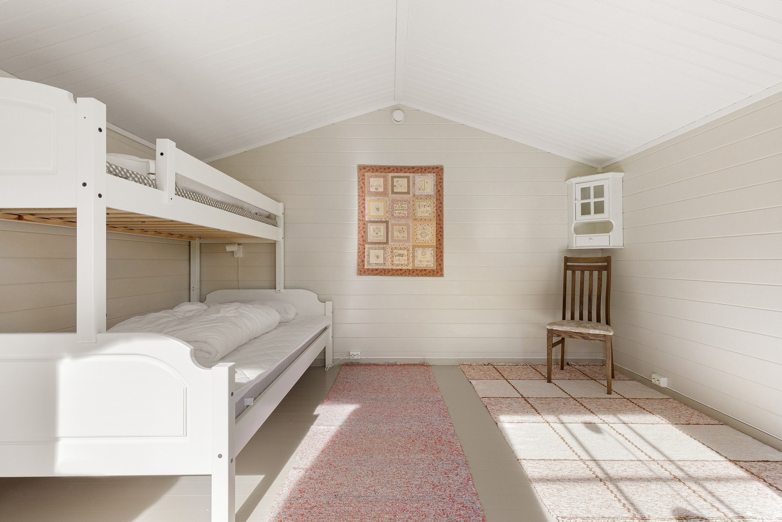 Romslig anneks med god plass til familie og gjester Galleribilde