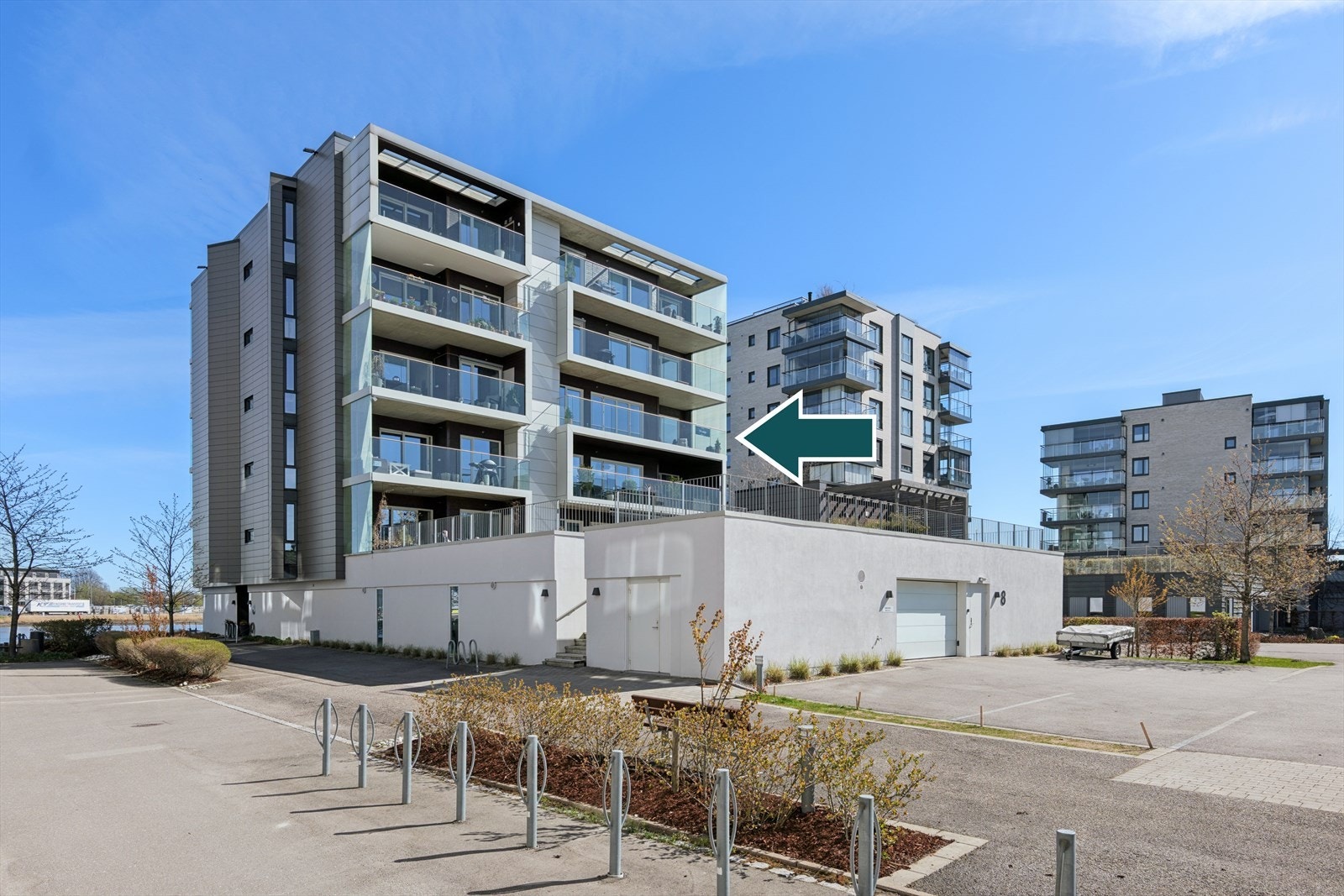 Leiligheten er beliggende i 4. etasje, med adkomst via heis eller trapper. Galleribilde