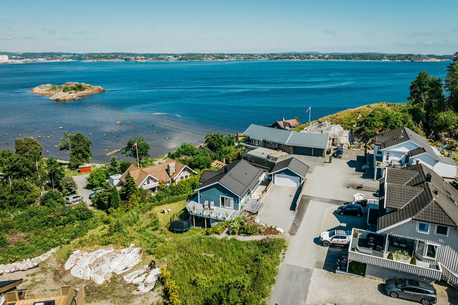 Moderne bygg med vannbåren gulvvarme og balansert ventilasjon Galleribilde