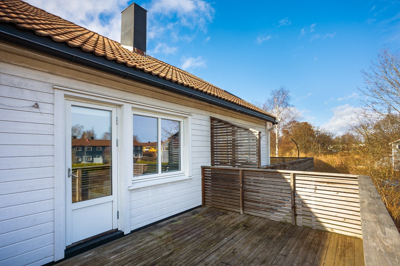 Her får du en hyggelig uteplass hvor du enkelt kan ta med måltider ut. Galleribilde