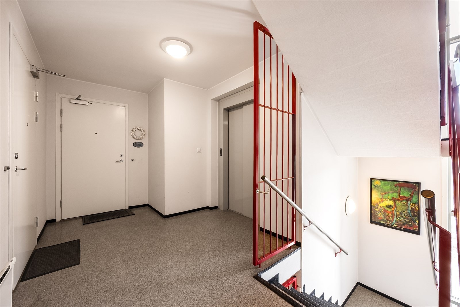 Felles trappegang. Borettslaget har heis. Galleribilde