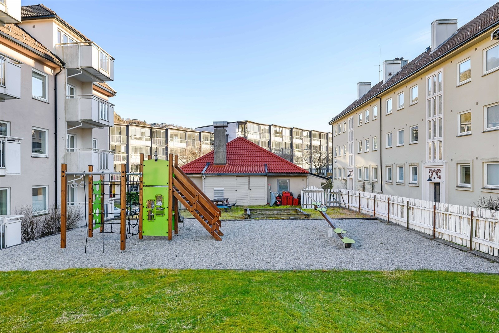 Lekeplass på fellesområdet mellom 25A og 27C Galleribilde