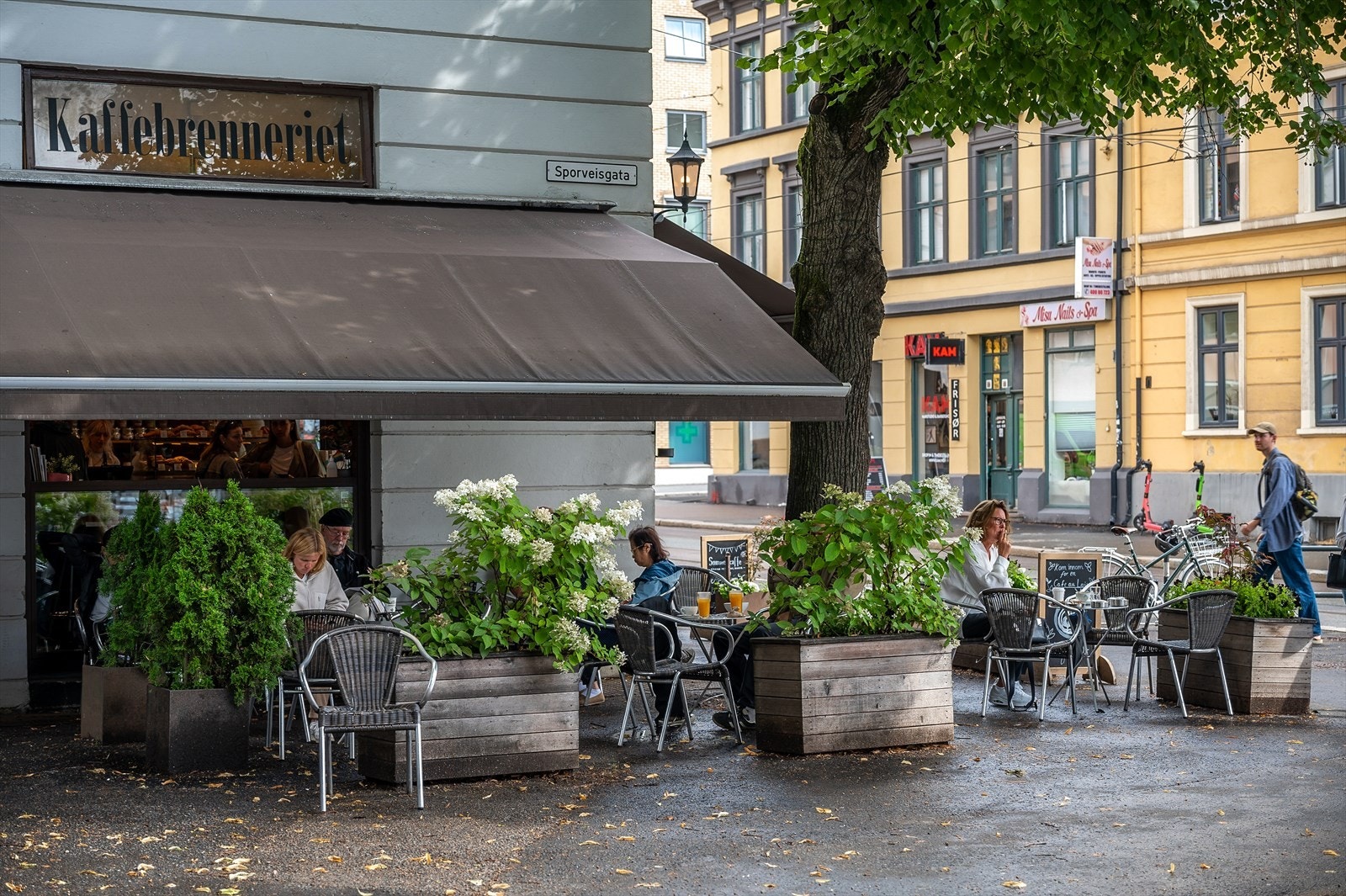 Kollektivtilbudet er utmerket, med trikkestopp for linje 17 og 18 på Bislett kun to minutter unna. Galleribilde