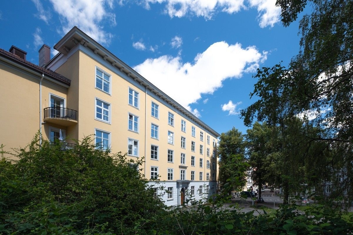 En velholdt og representativ bygård i et av byens mest ettertraktede områder. Galleribilde
