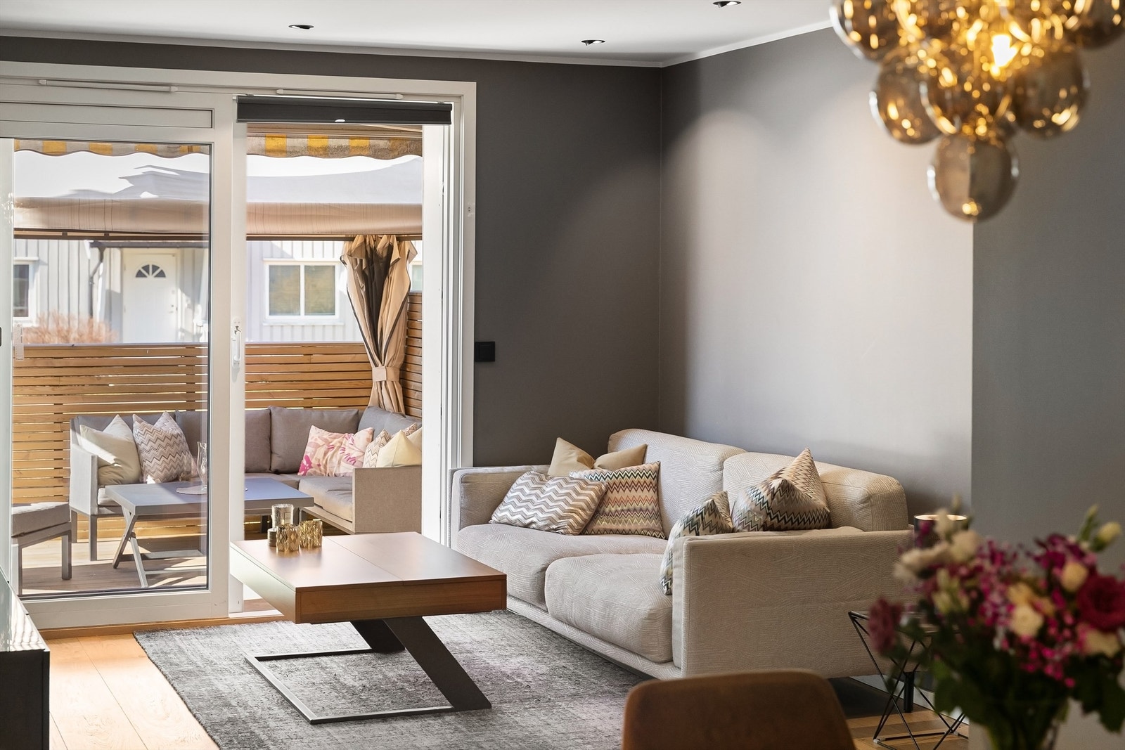 Lekker og strøken 3-roms med herlig syd-vestvendt uteplass og felles hage. Foto: Zovenfra AS Galleribilde