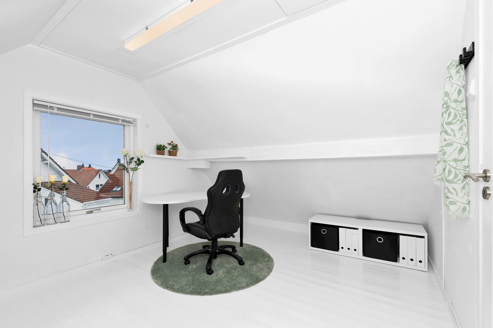 Rom brukt som kontor Galleribilde