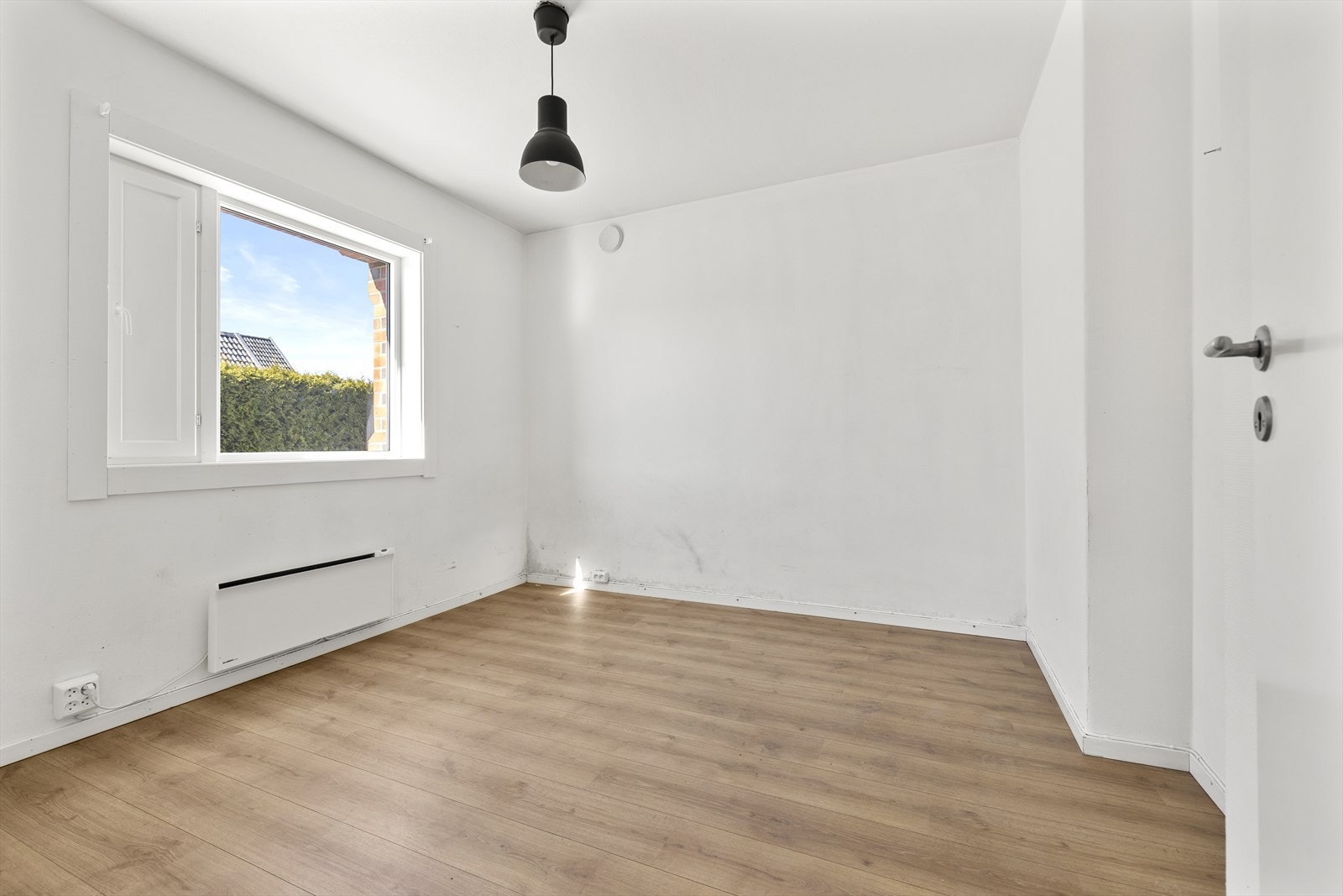 Leiligheten har to soverom med god plass til seng og øvrig møblement. Galleribilde